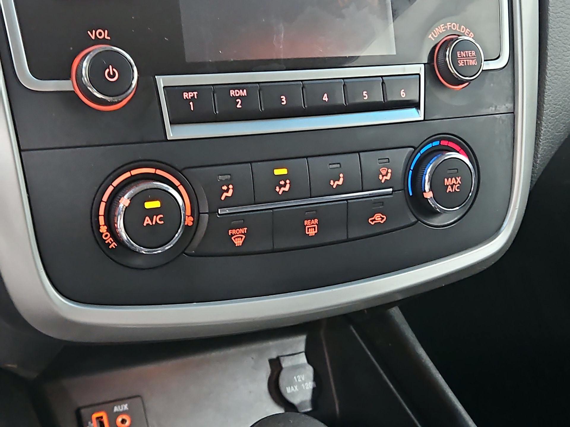 Thumbnail: 2018 Nissan Altima - 16