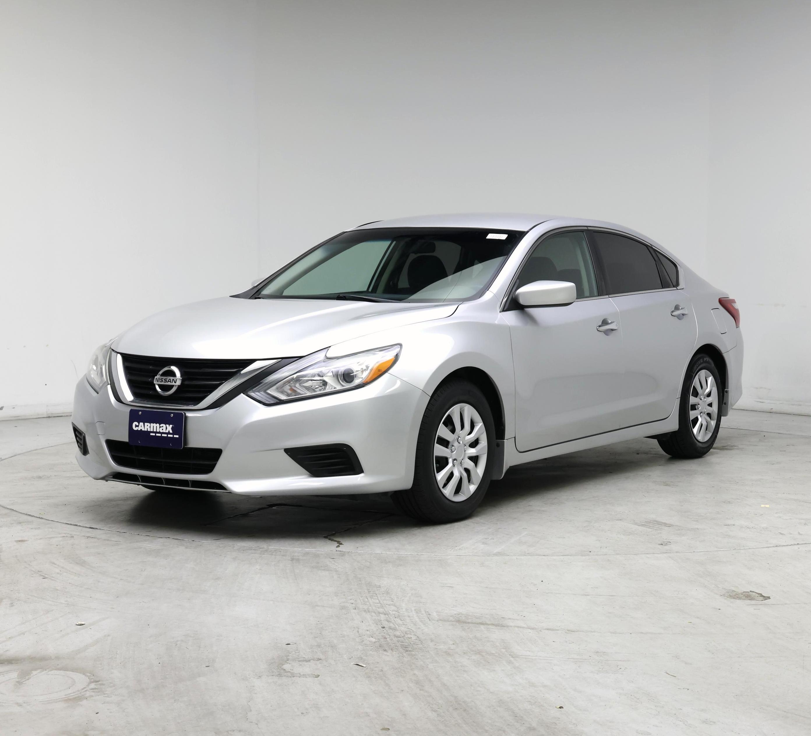 Thumbnail: 2018 Nissan Altima - 4