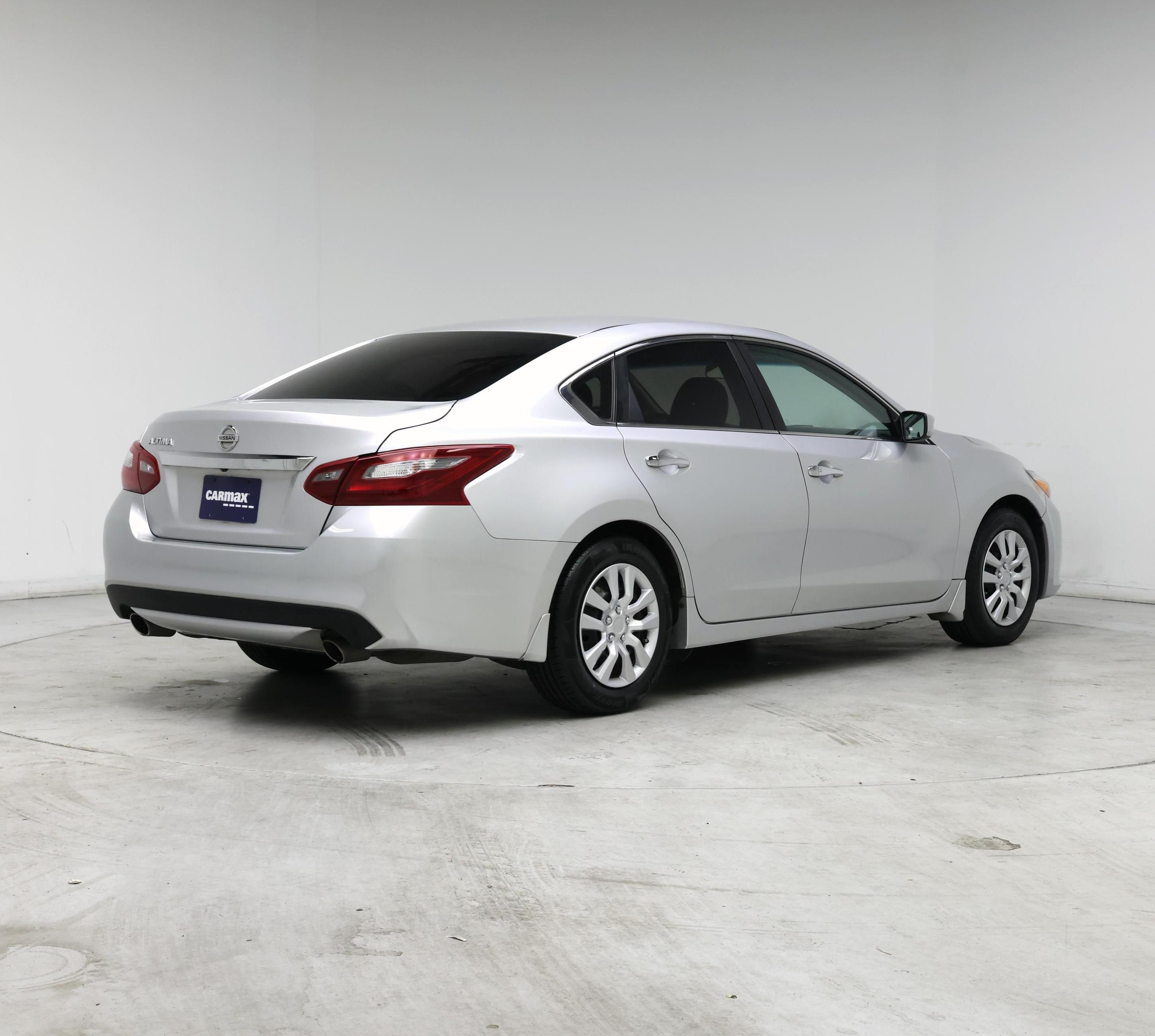 Thumbnail: 2018 Nissan Altima - 8