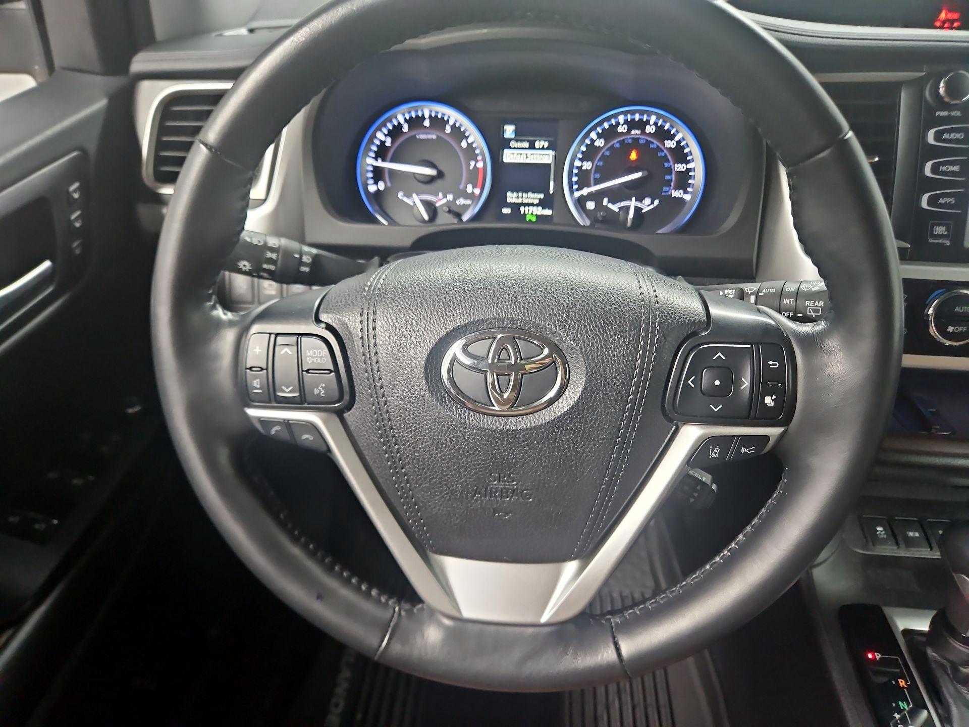 Thumbnail: 2019 Toyota Highlander - 10