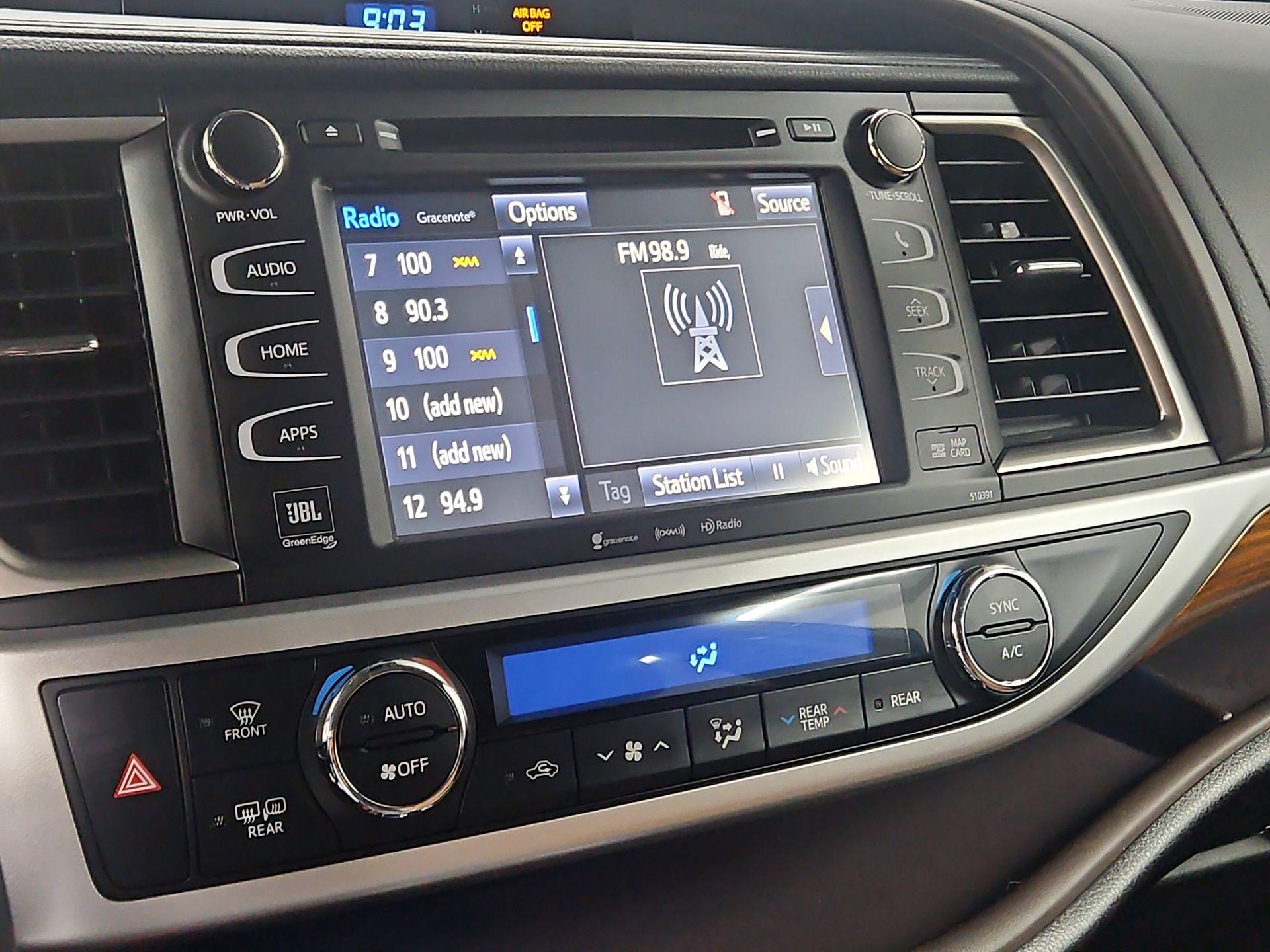 Thumbnail: 2019 Toyota Highlander - 15