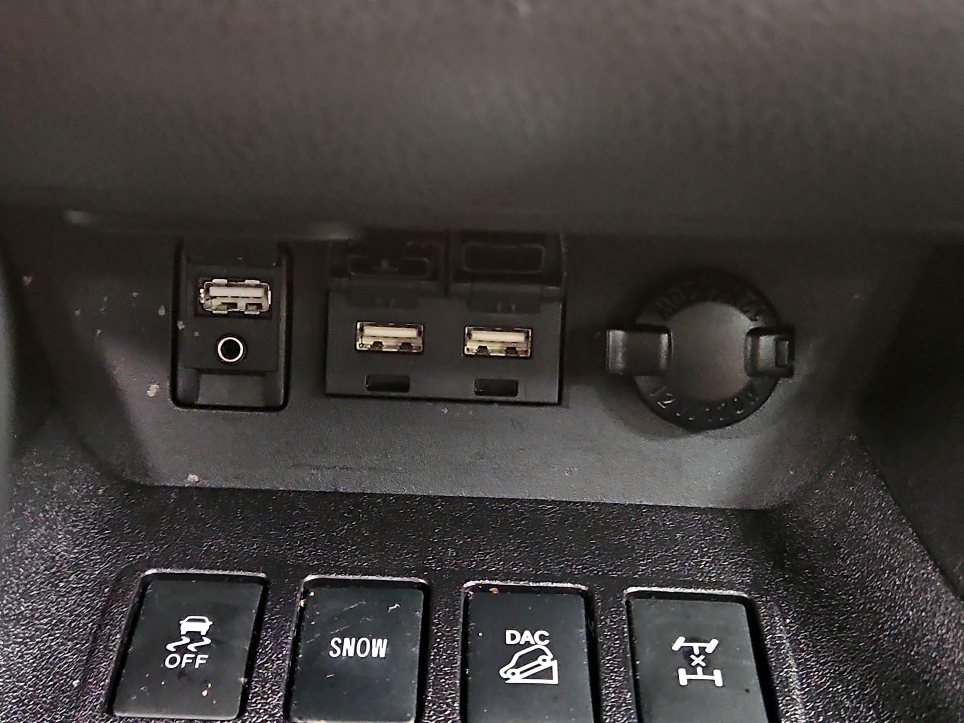 Thumbnail: 2019 Toyota Highlander - 18