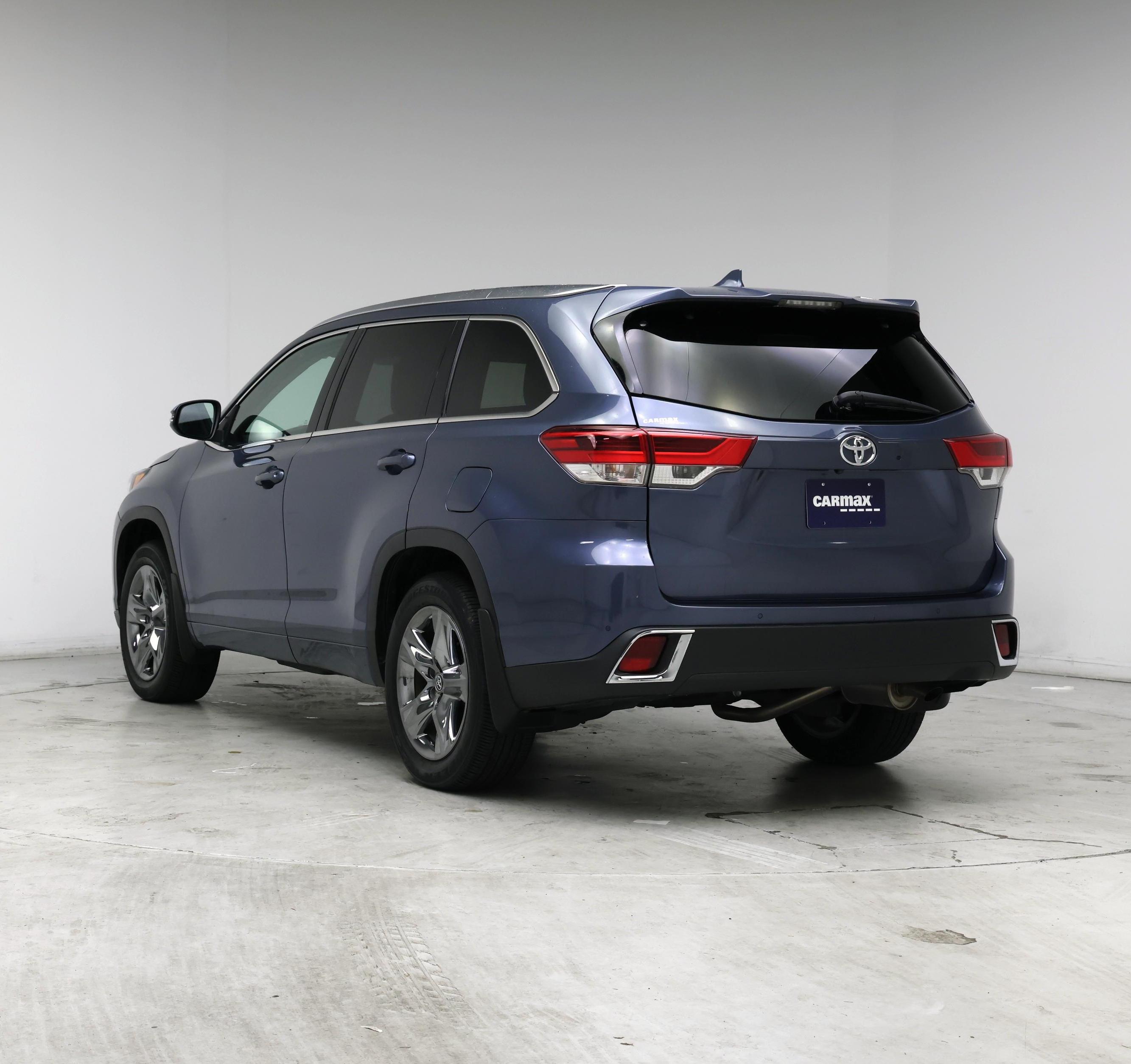 Thumbnail: 2019 Toyota Highlander - 2