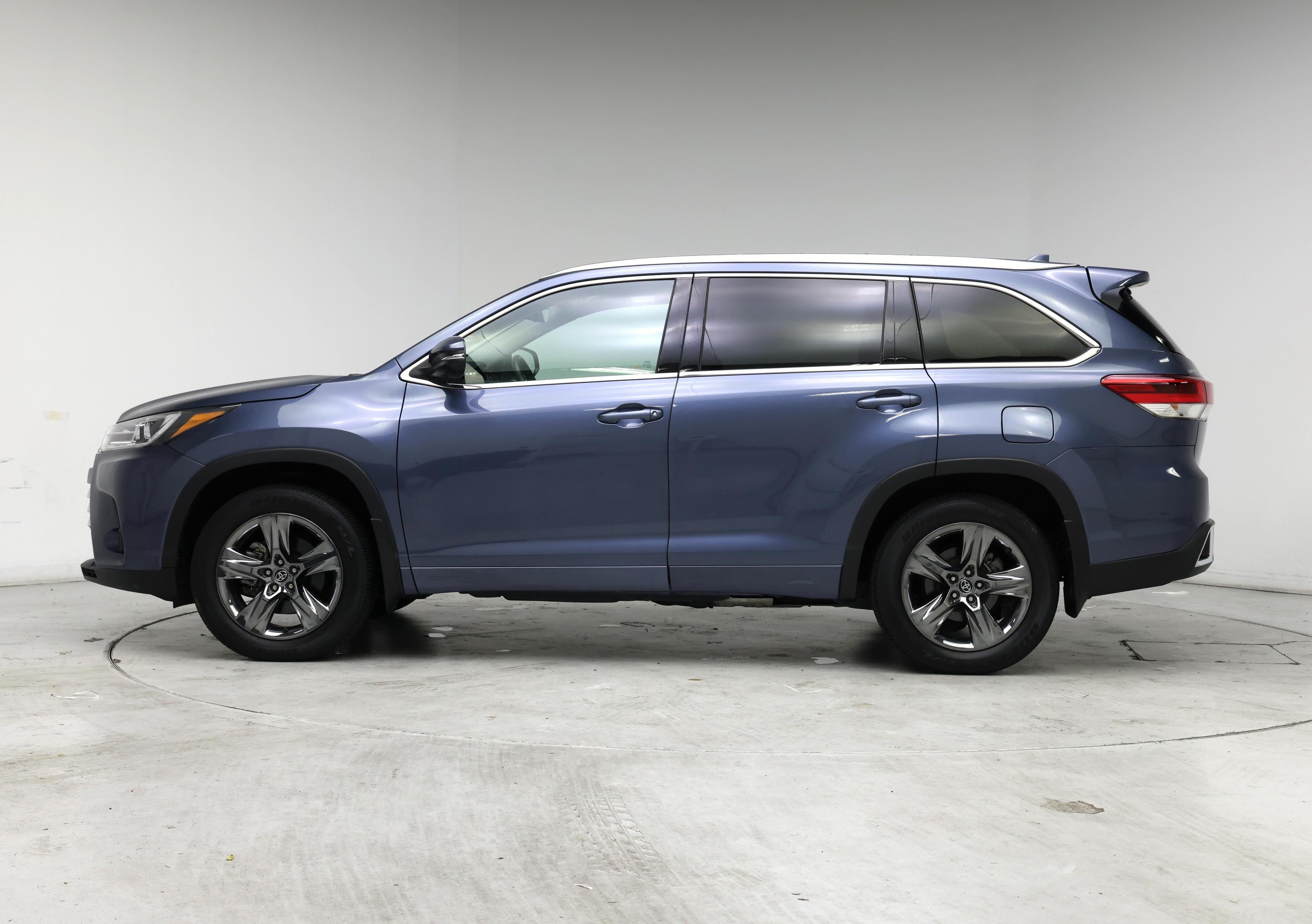 Thumbnail: 2019 Toyota Highlander - 3