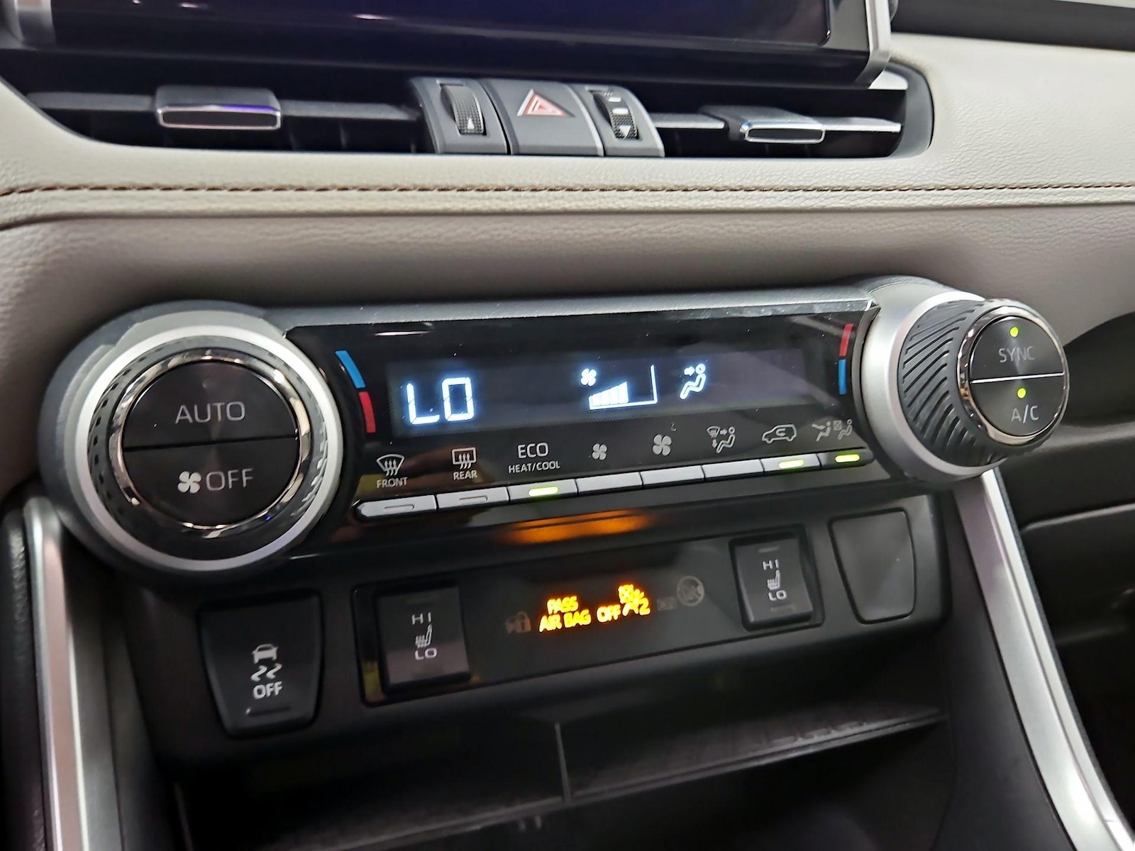 2023 Toyota RAV4 XLE Premium - Photo 17