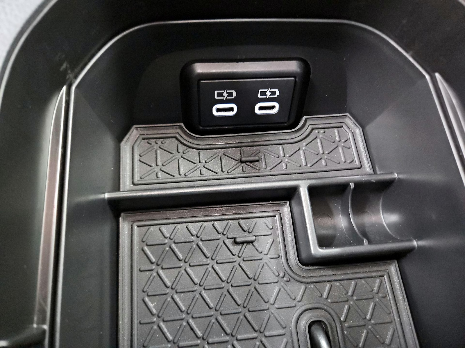 2023 Toyota RAV4 XLE Premium - Photo 19
