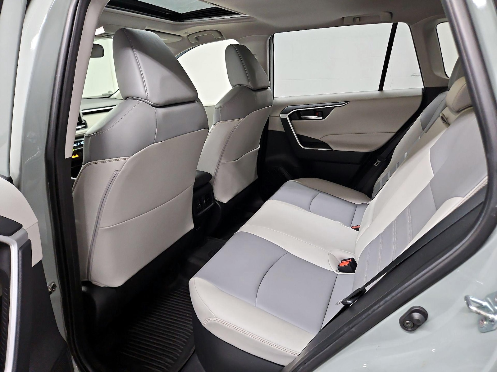 2023 Toyota RAV4 XLE Premium - Photo 21