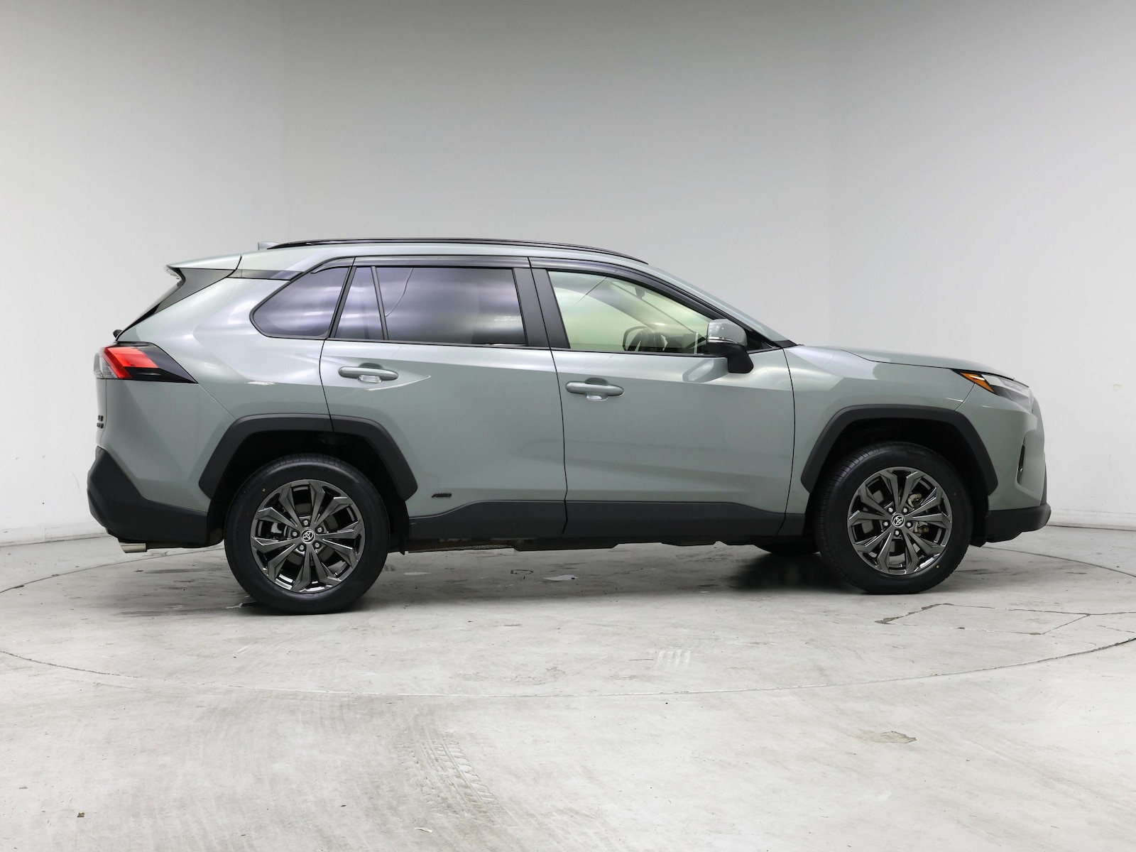 2023 Toyota RAV4 XLE Premium - Photo 8