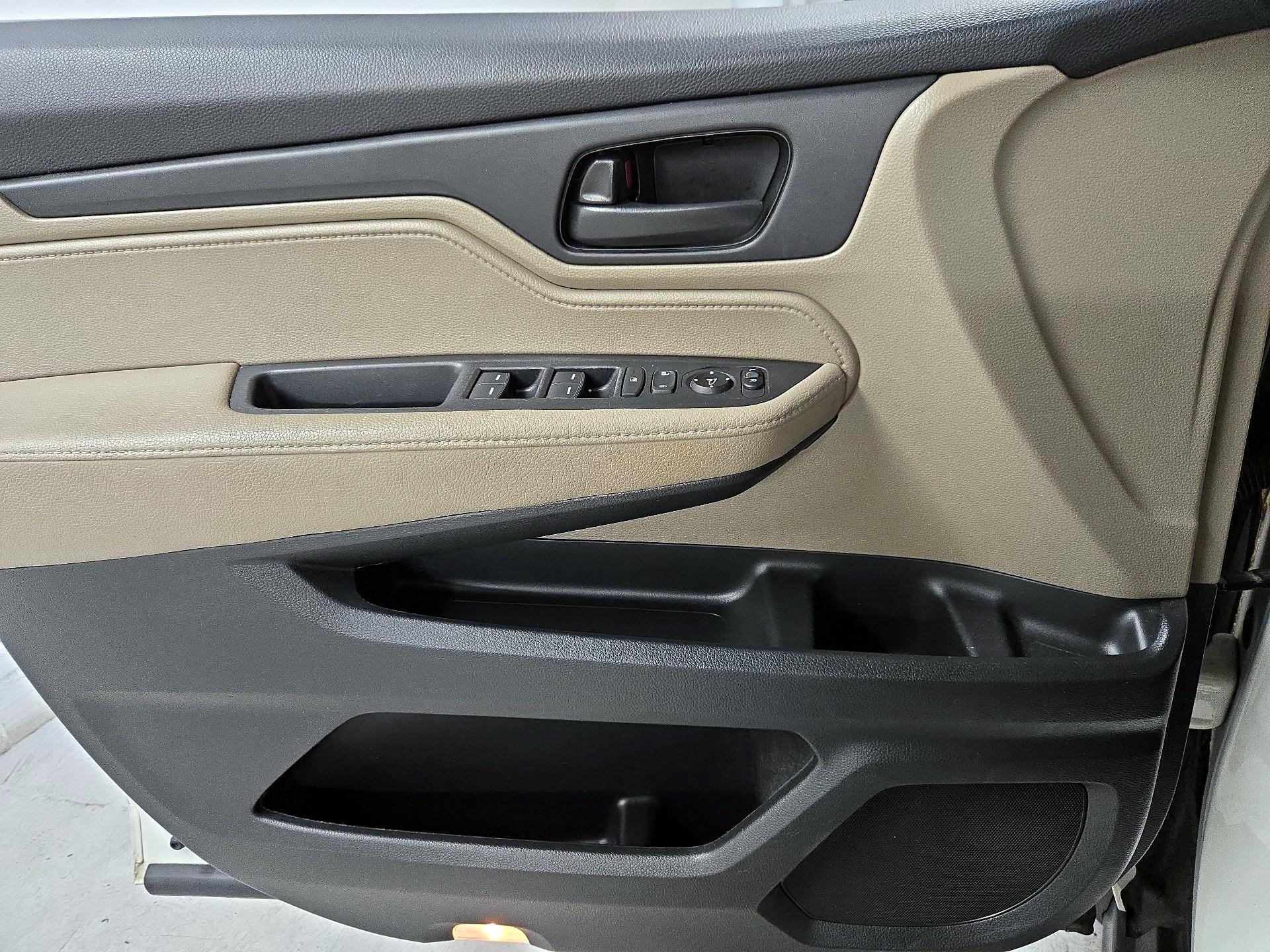 Thumbnail: 2019 Honda Odyssey - 12