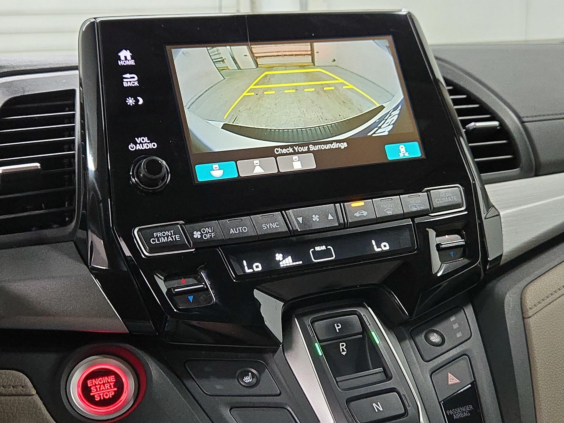 Thumbnail: 2019 Honda Odyssey - 14