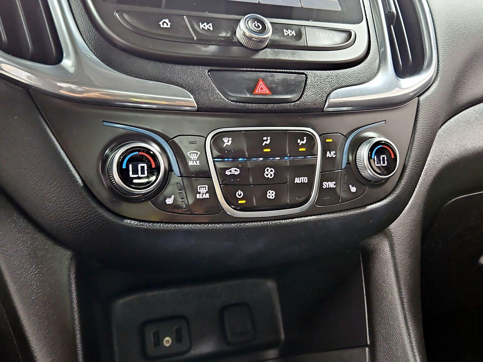 2018 Chevrolet Equinox LT - Photo 17