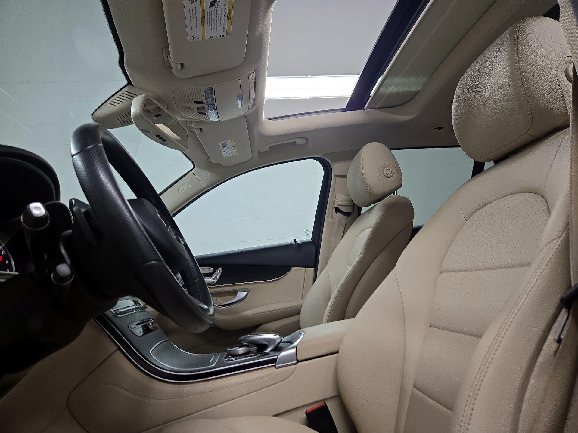 Thumbnail: 2017 Mercedes-Benz GLC - 20