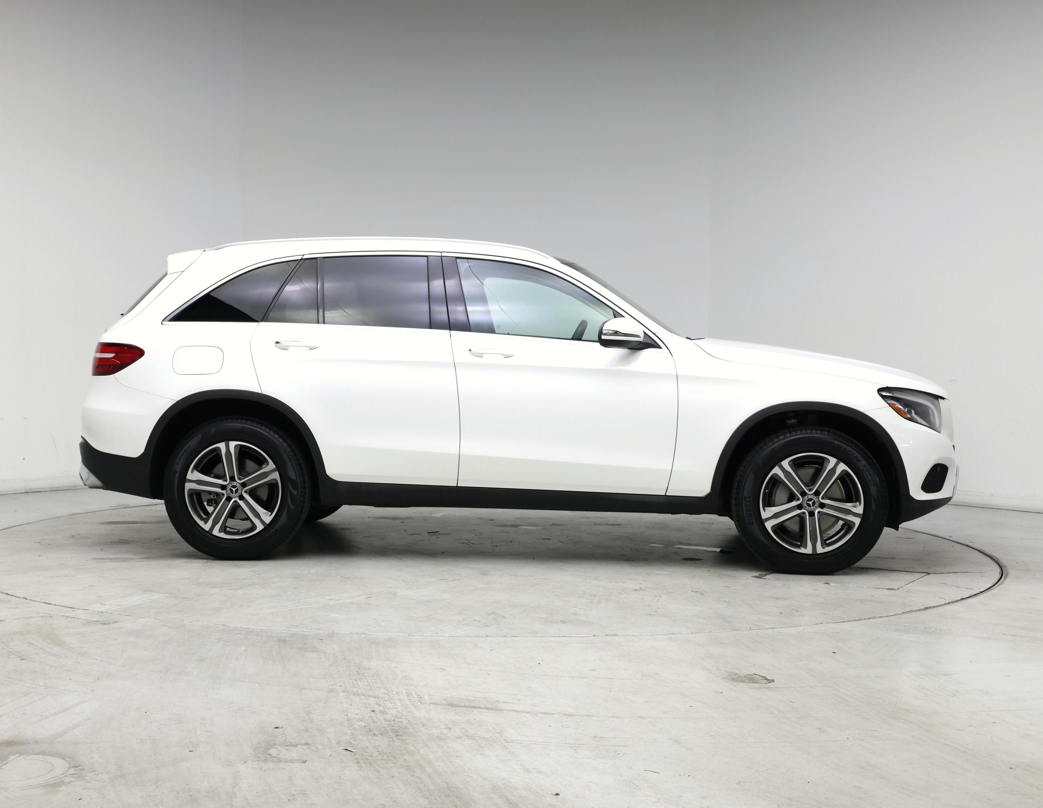 Thumbnail: 2017 Mercedes-Benz GLC - 7