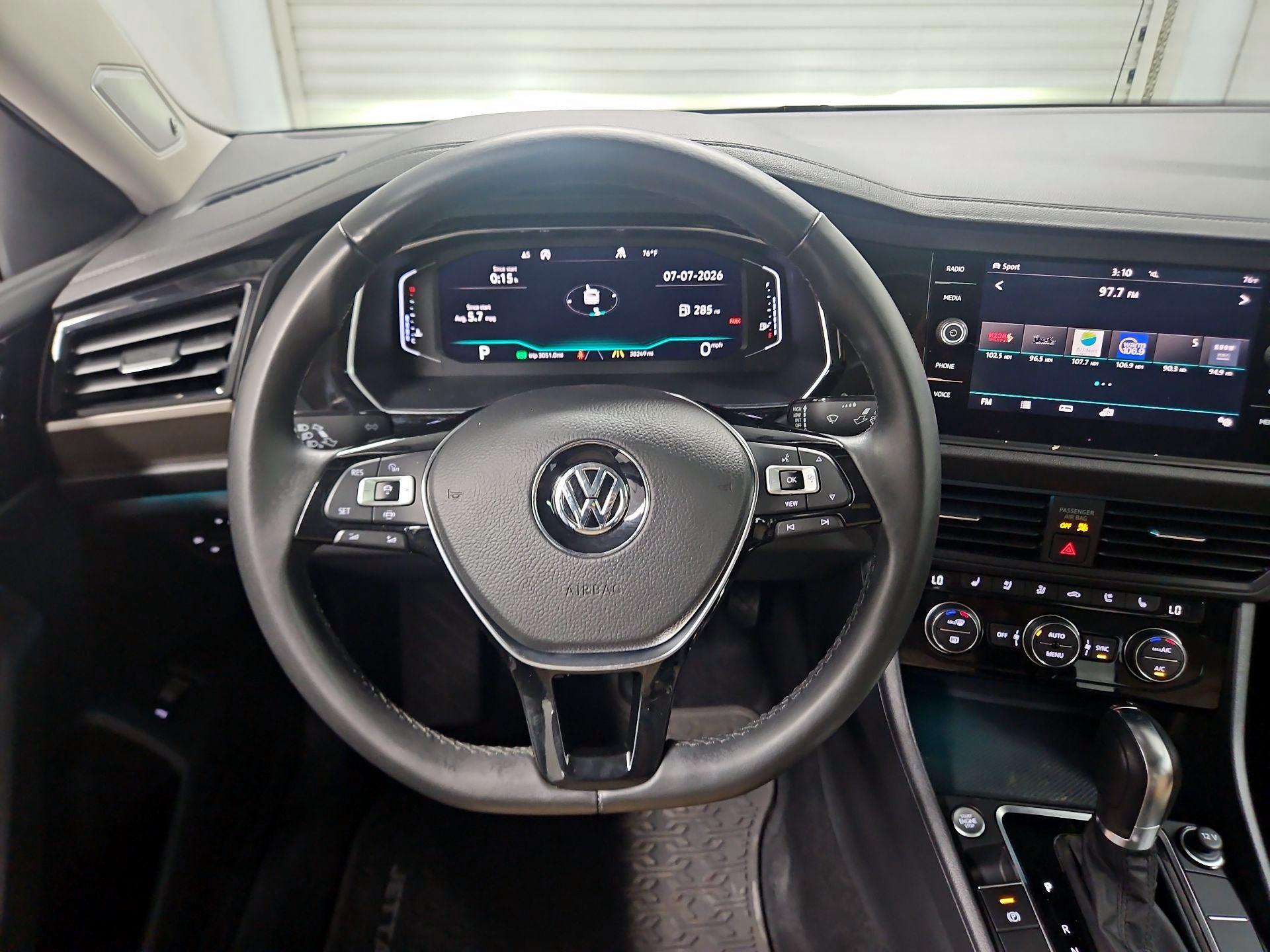 Thumbnail: 2019 Volkswagen Jetta - 10