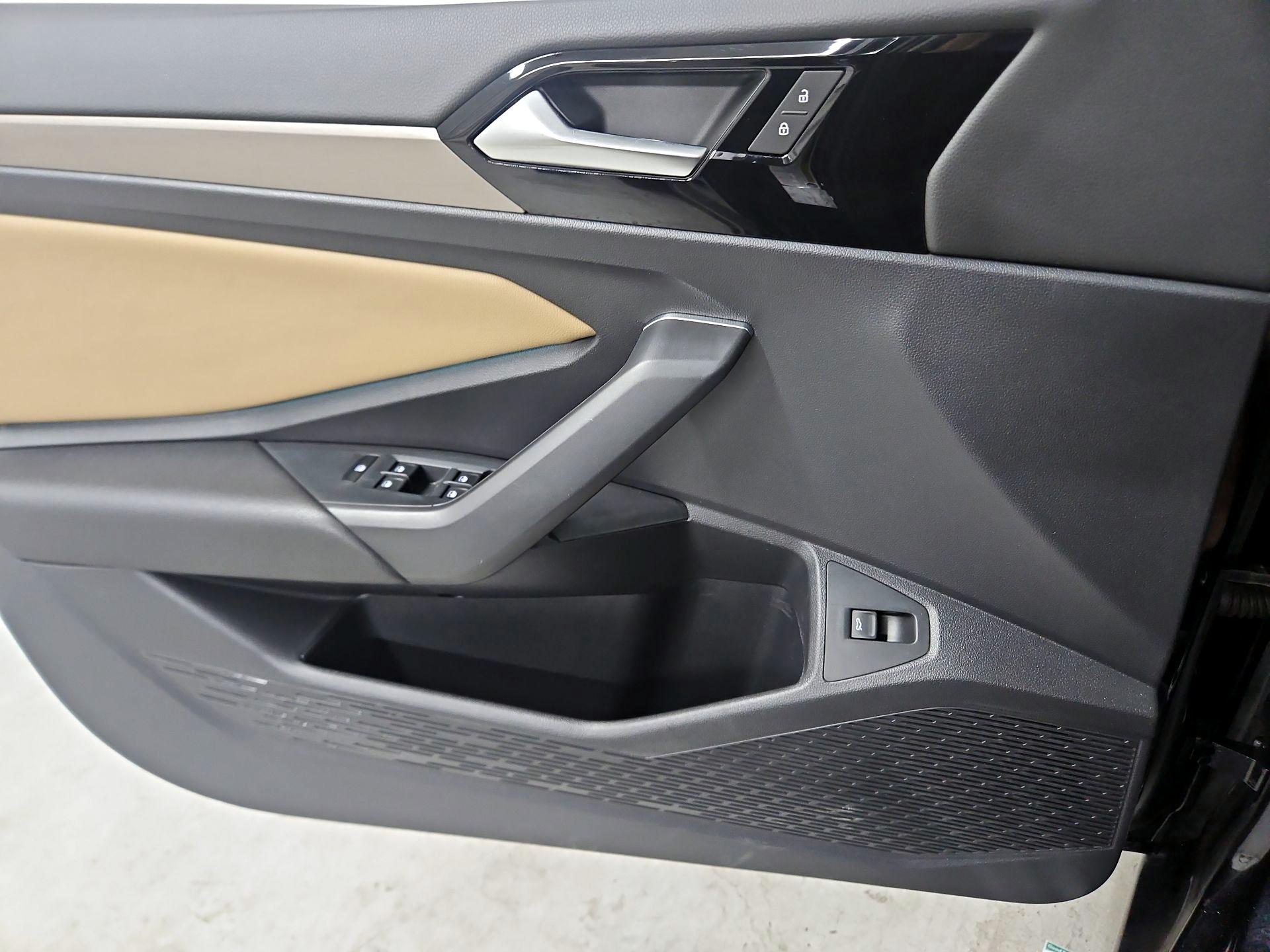 Thumbnail: 2019 Volkswagen Jetta - 12