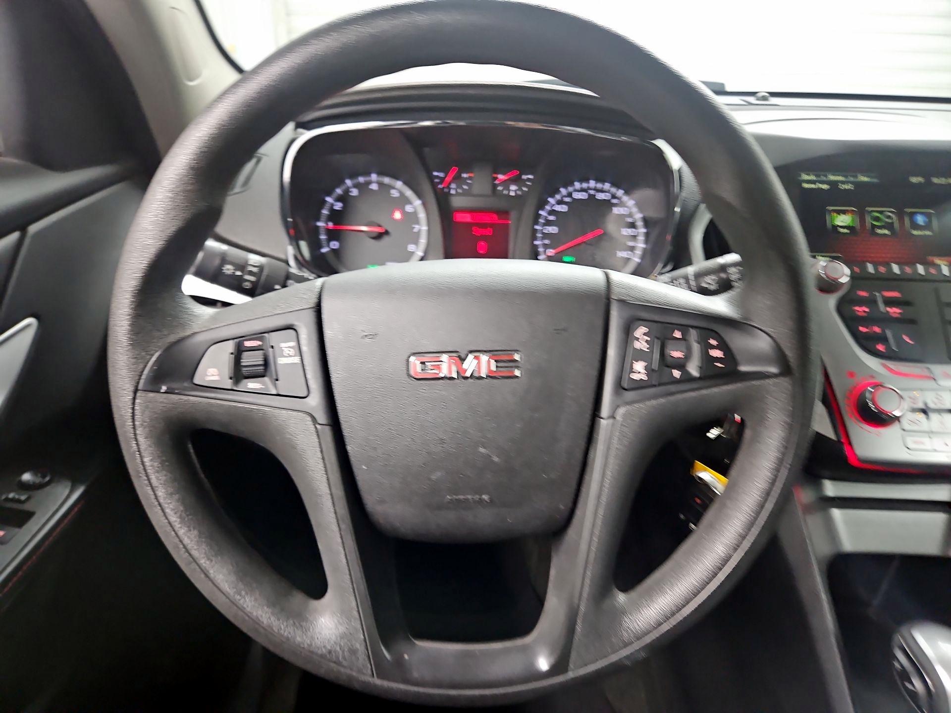 Thumbnail: 2015 GMC Terrain - 10