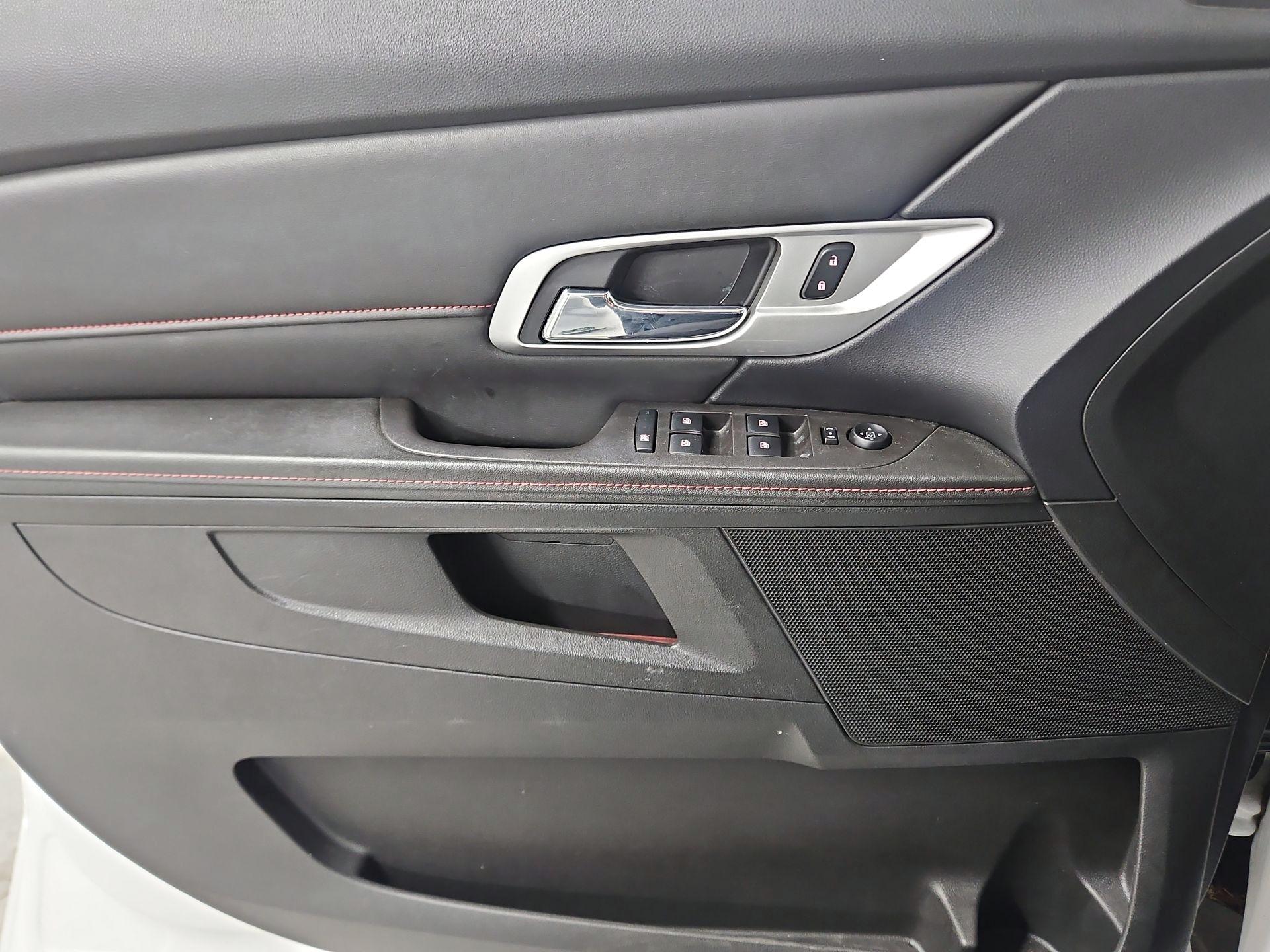 Thumbnail: 2015 GMC Terrain - 12