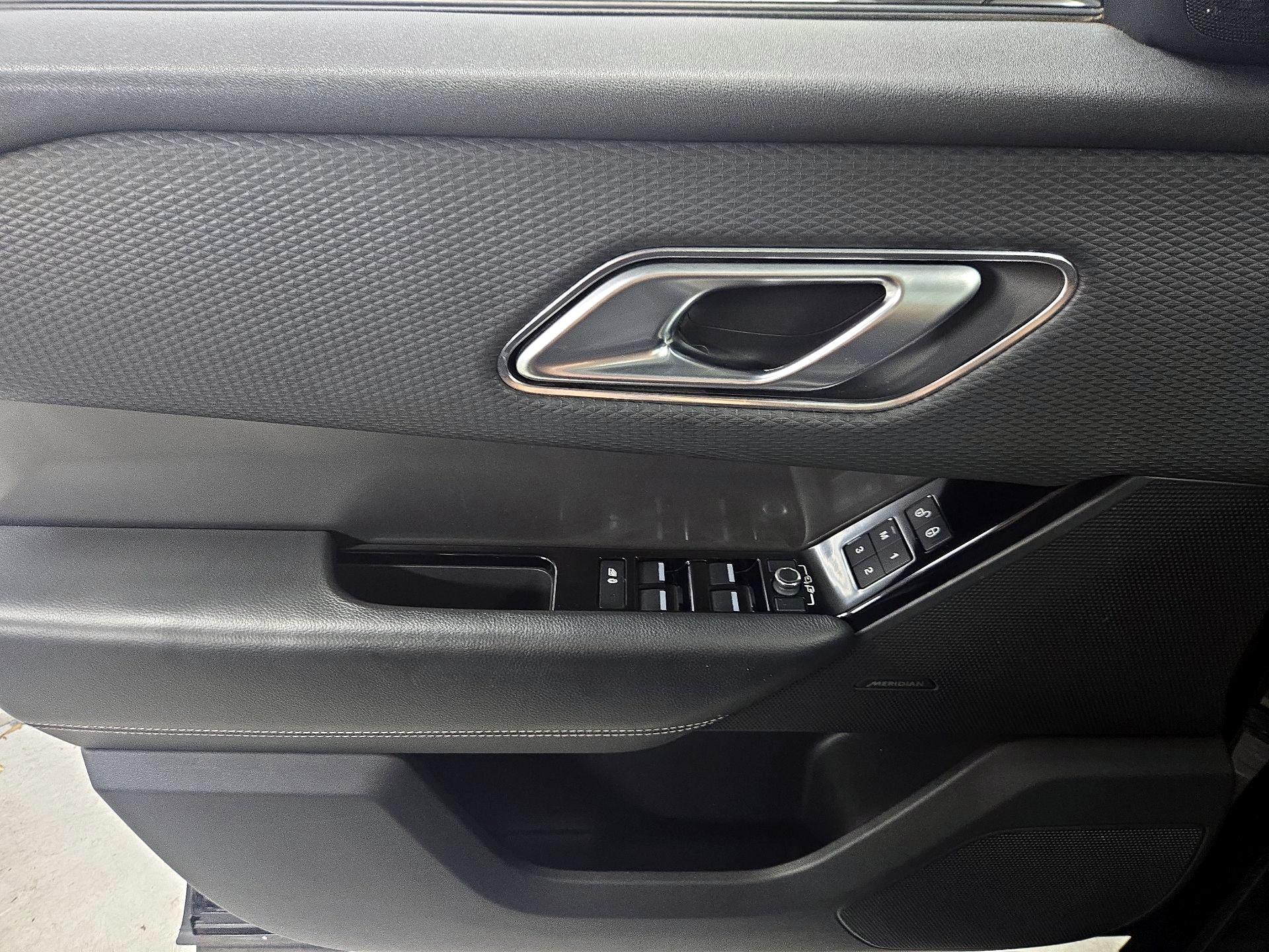 Thumbnail: 2019 Land Rover Range Rover Velar - 12