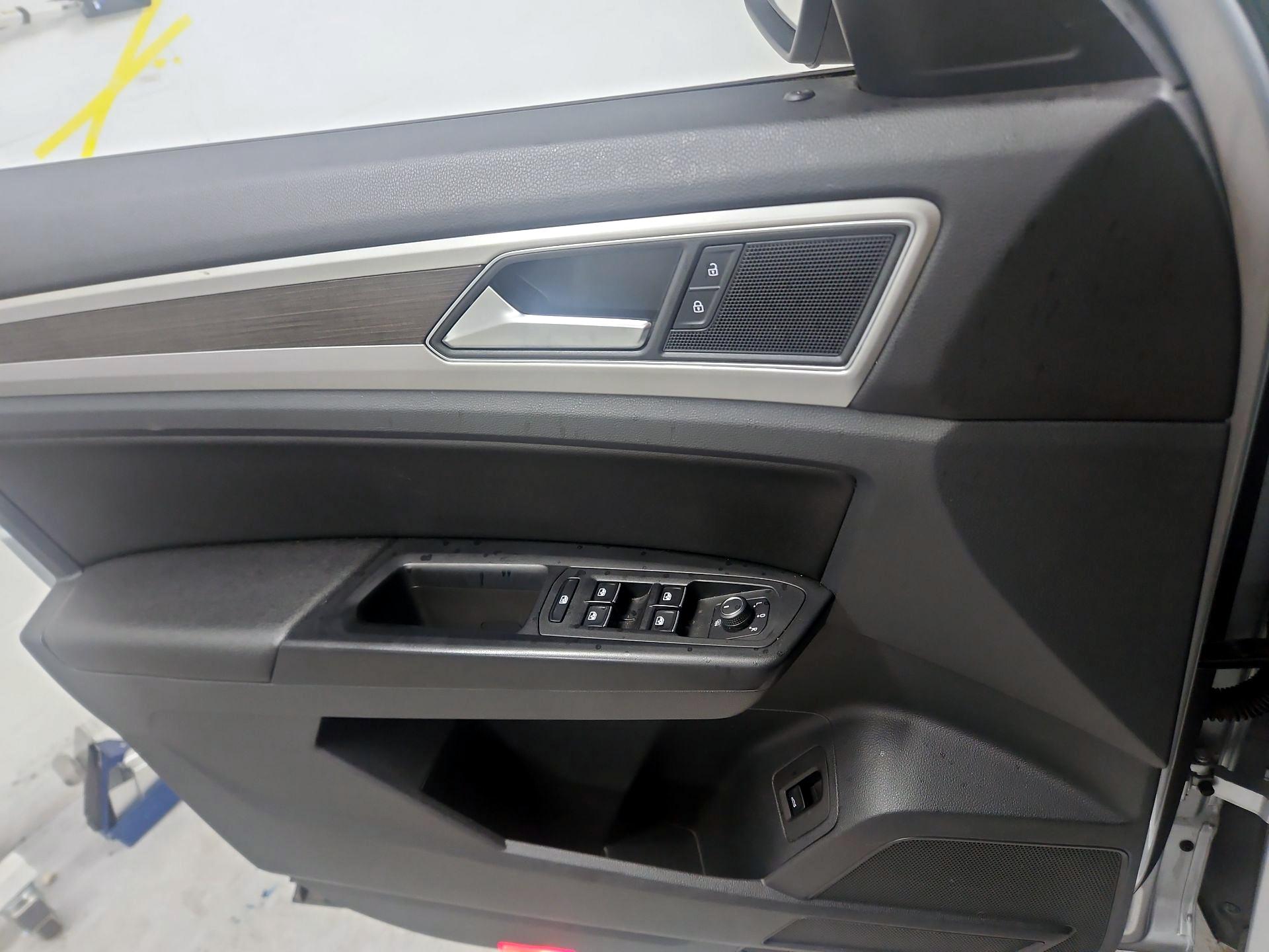 Thumbnail: 2018 Volkswagen Atlas - 12