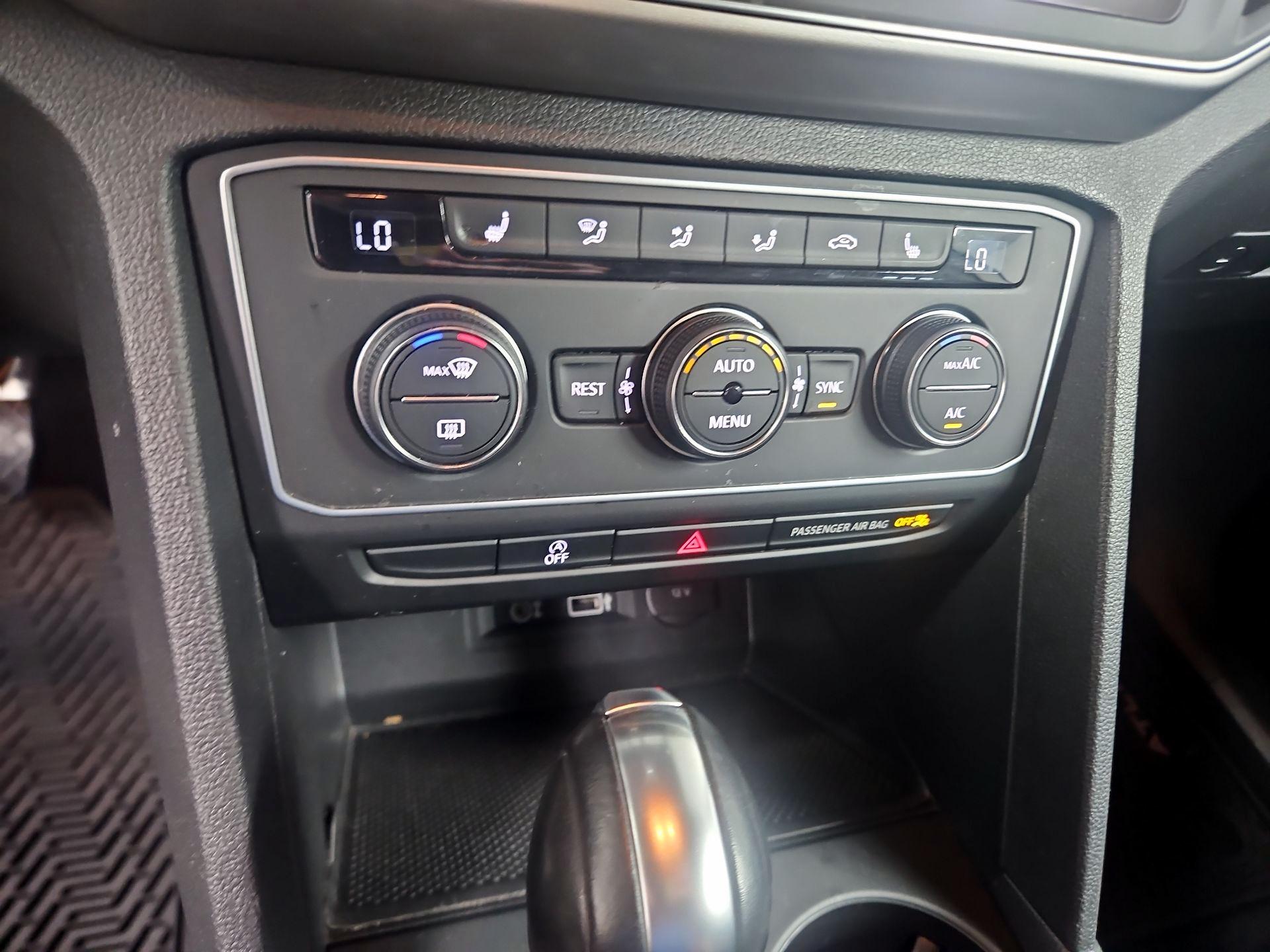 Thumbnail: 2018 Volkswagen Atlas - 16