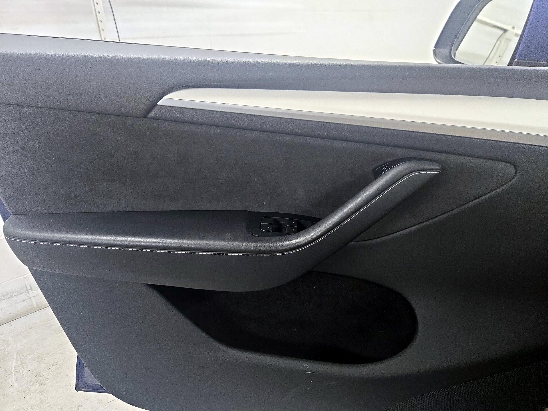 Thumbnail: 2023 Tesla Model Y - 12