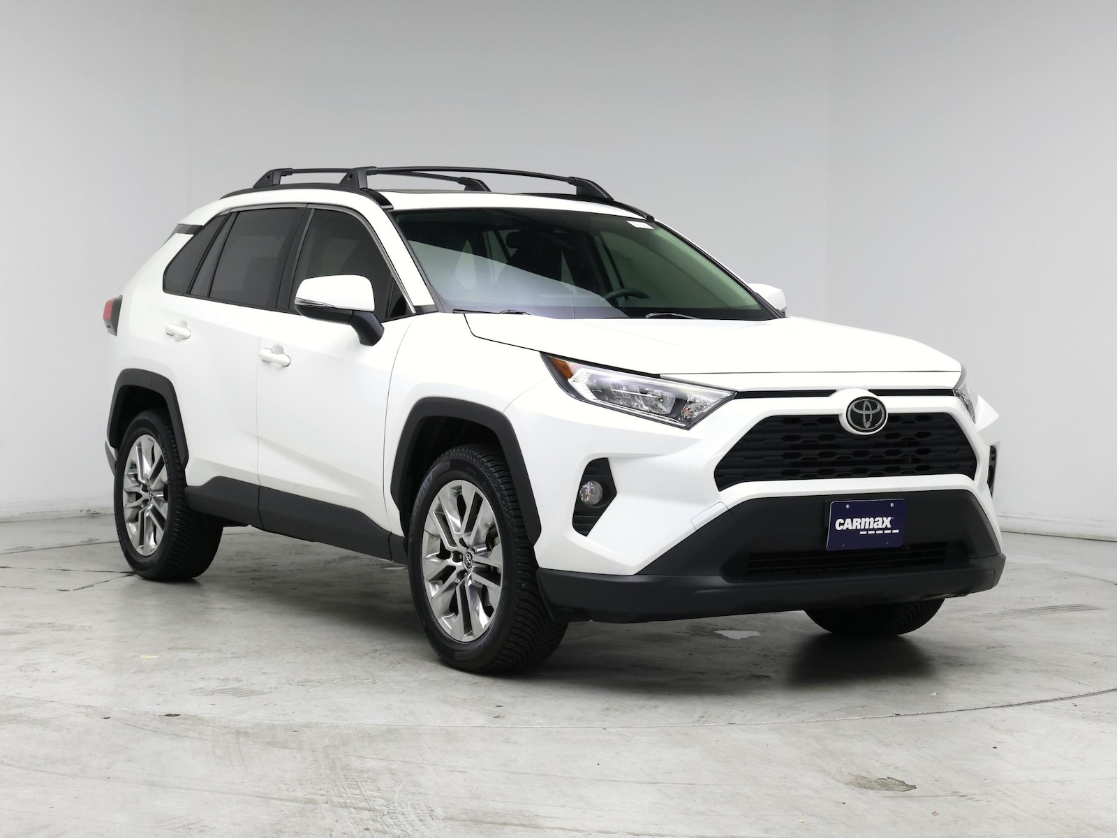 2019 Toyota RAV4 XLE Premium - Photo 2