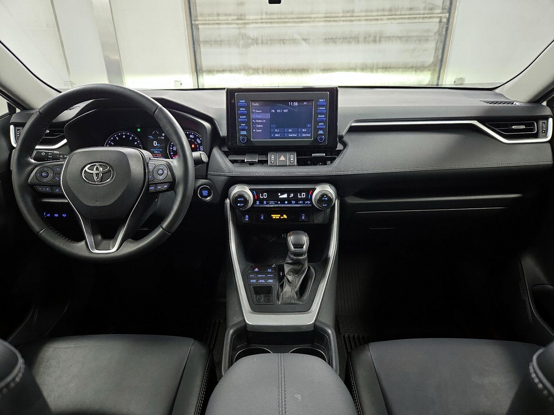 Thumbnail: 2019 Toyota RAV4 - 9