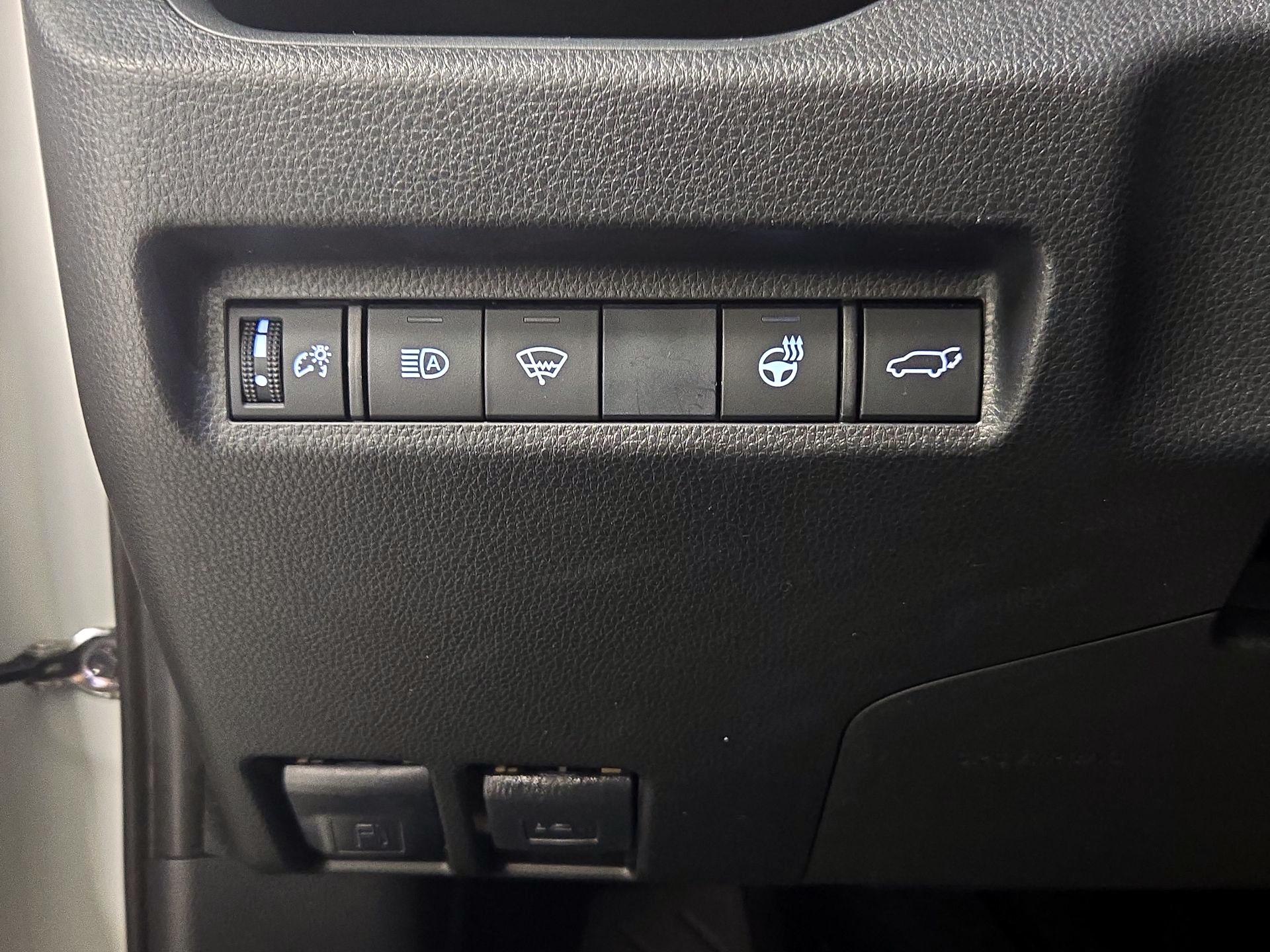 Thumbnail: 2019 Toyota RAV4 - 13