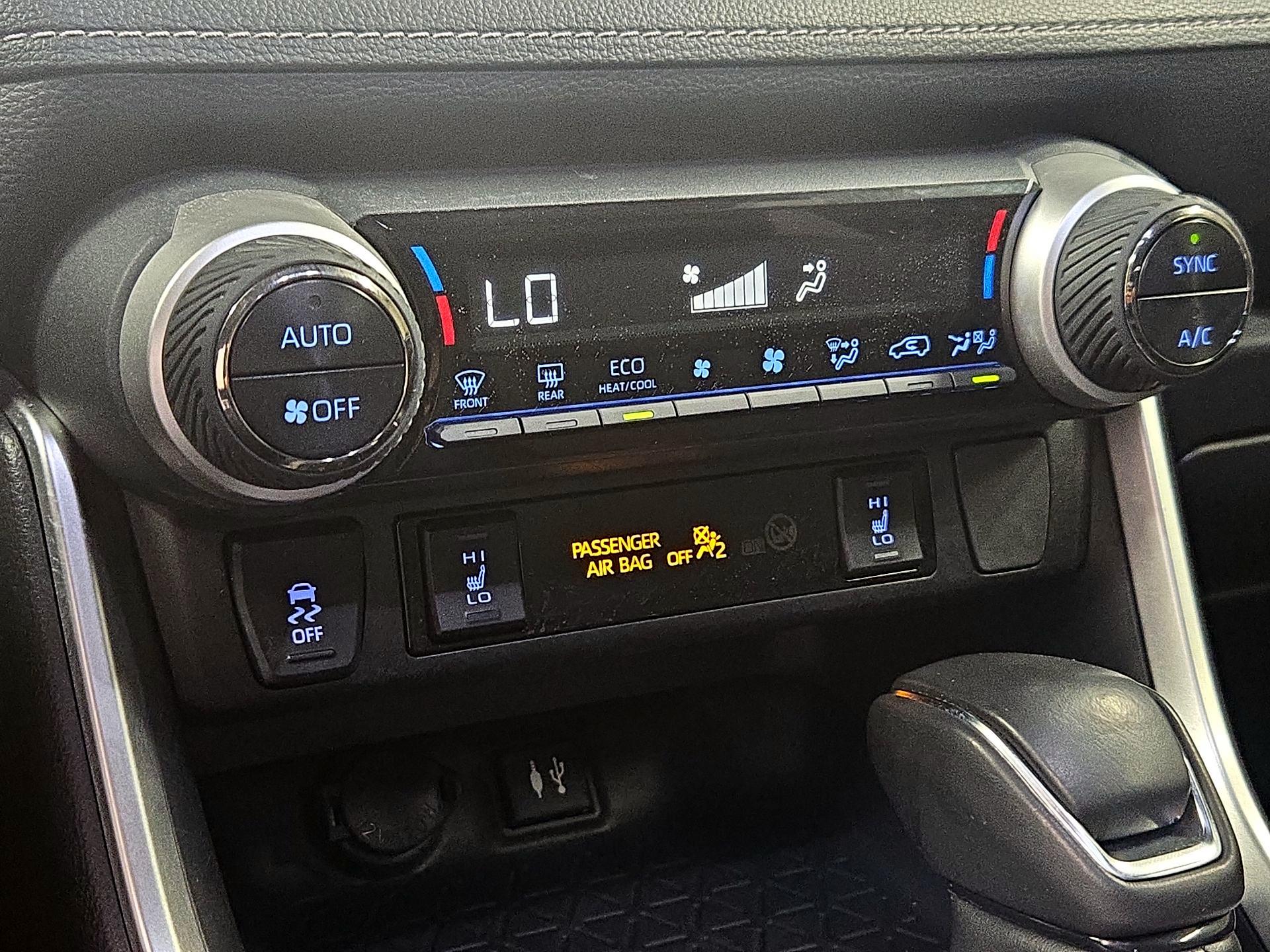 Thumbnail: 2019 Toyota RAV4 - 16