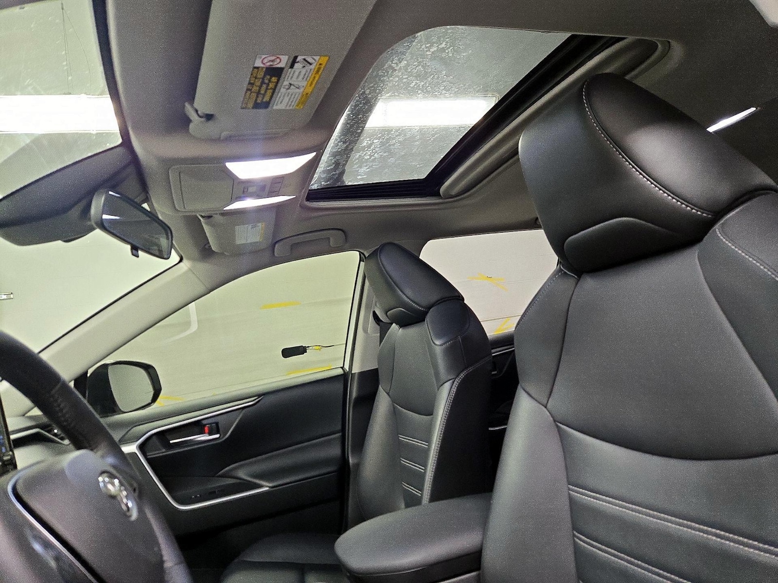 2019 Toyota RAV4 XLE Premium - Photo 20