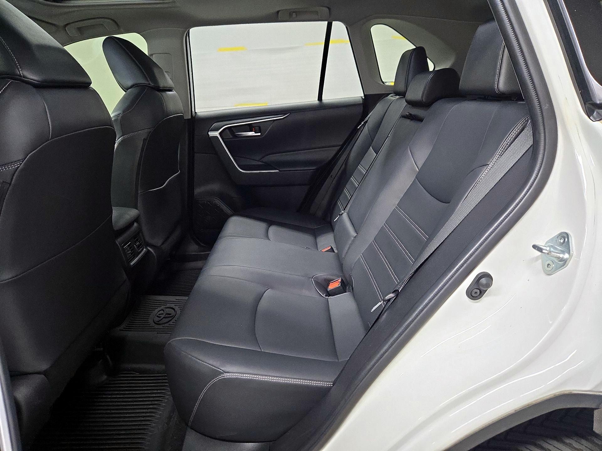 Thumbnail: 2019 Toyota RAV4 - 20