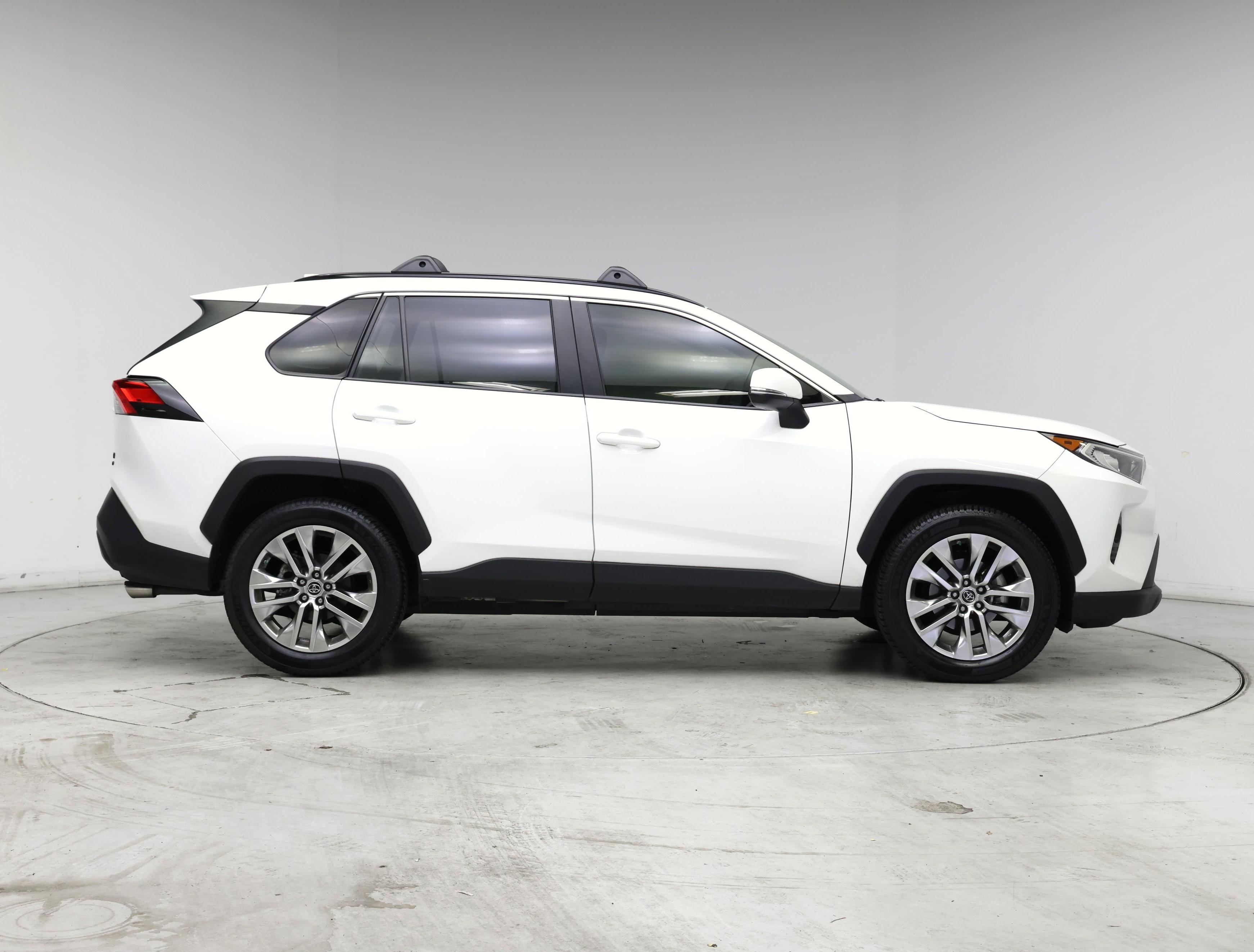 Thumbnail: 2019 Toyota RAV4 - 7