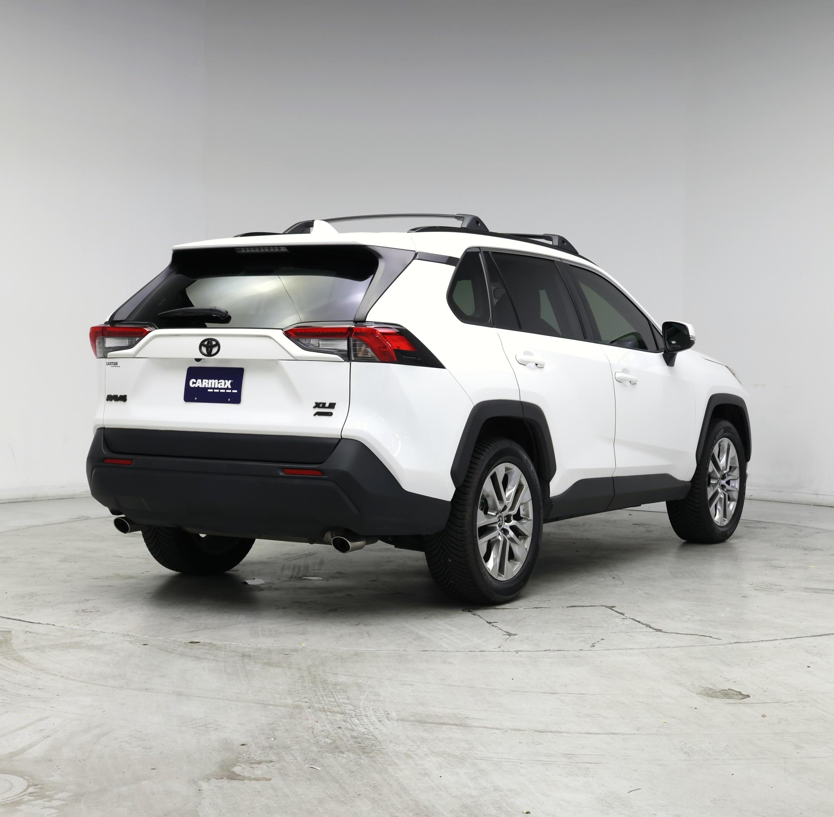 Thumbnail: 2019 Toyota RAV4 - 8