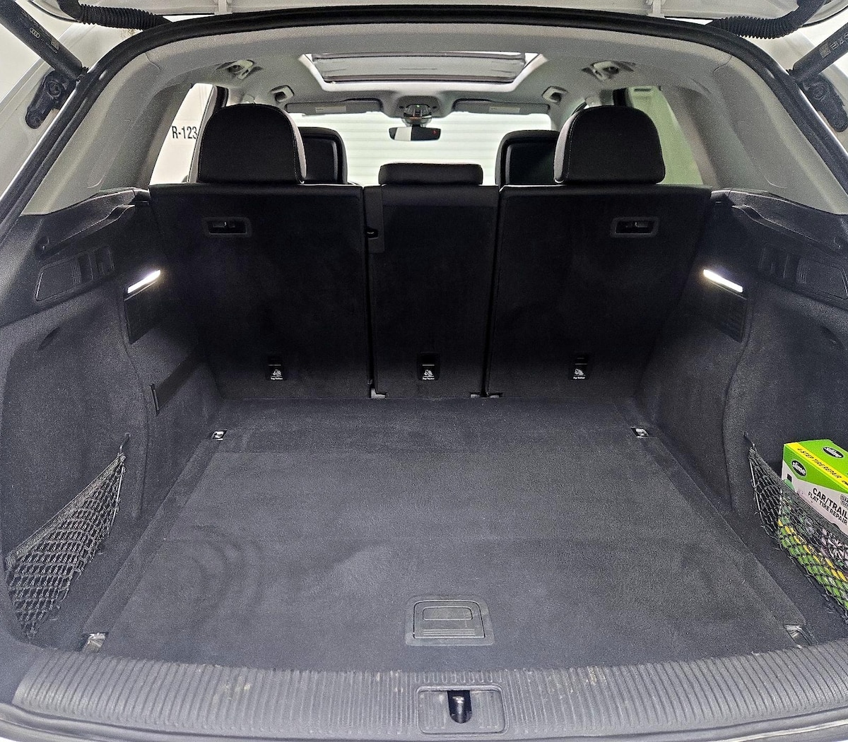 Trunk/Cargo (Seats Up)
