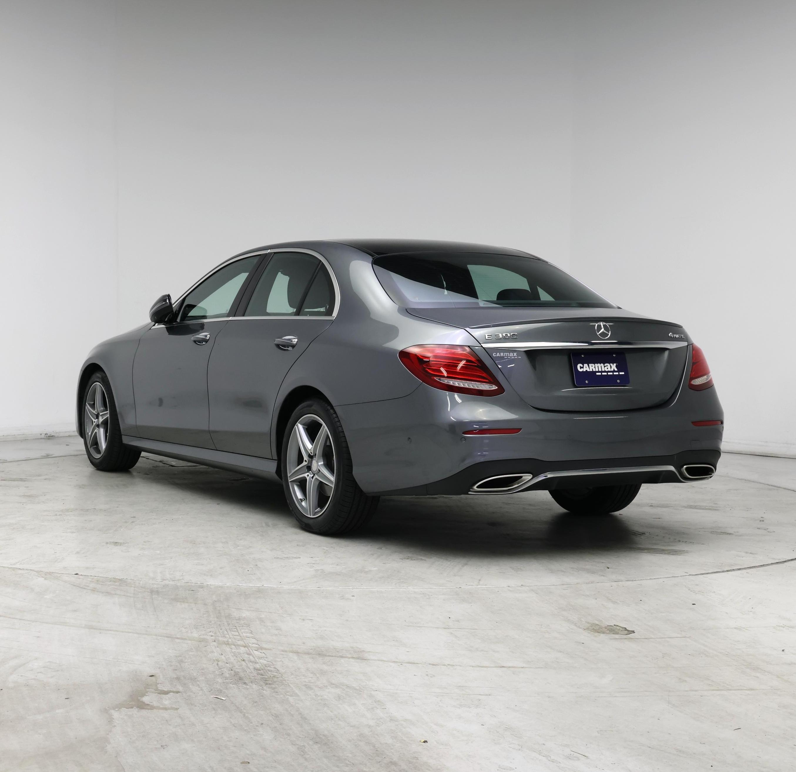 Thumbnail: 2017 Mercedes-Benz E-Class - 2