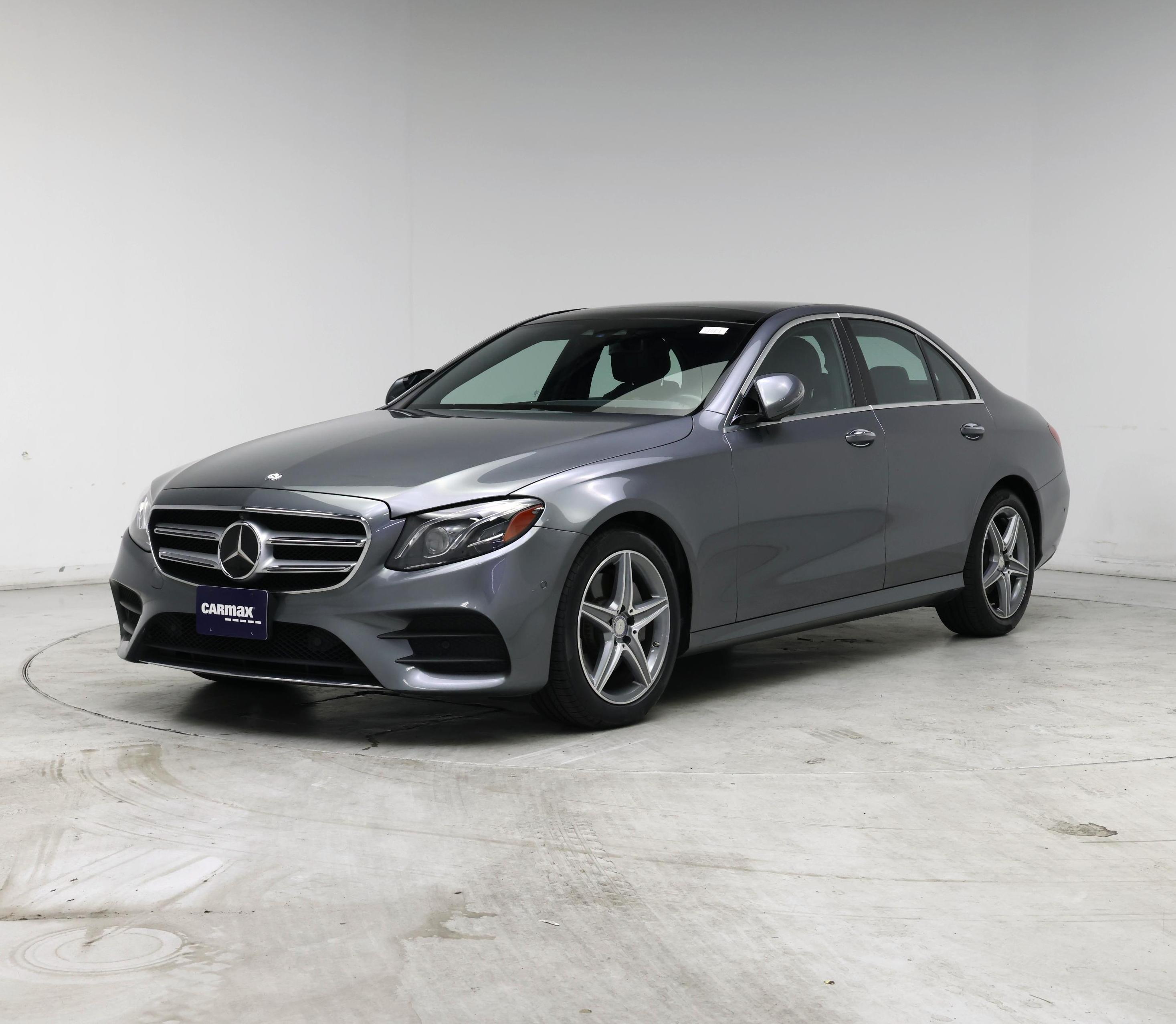 Thumbnail: 2017 Mercedes-Benz E-Class - 4