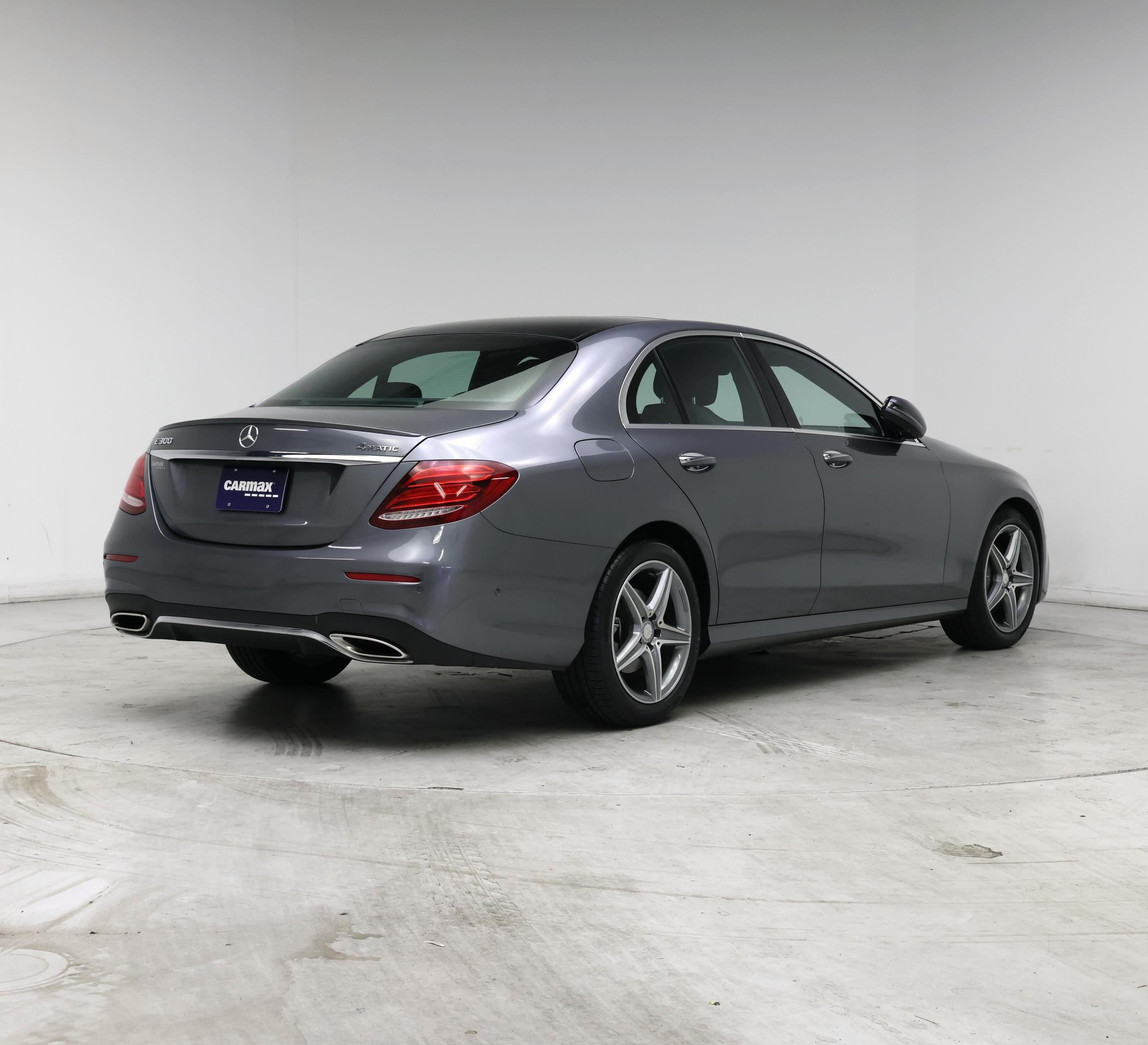Thumbnail: 2017 Mercedes-Benz E-Class - 8