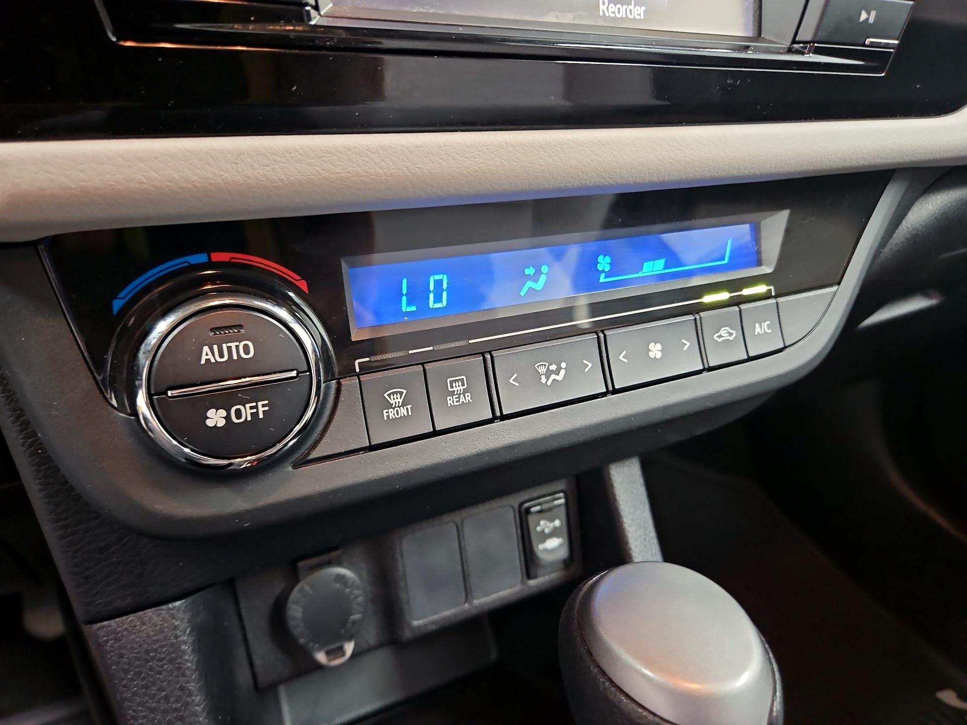 Thumbnail: 2016 Toyota Corolla - 16