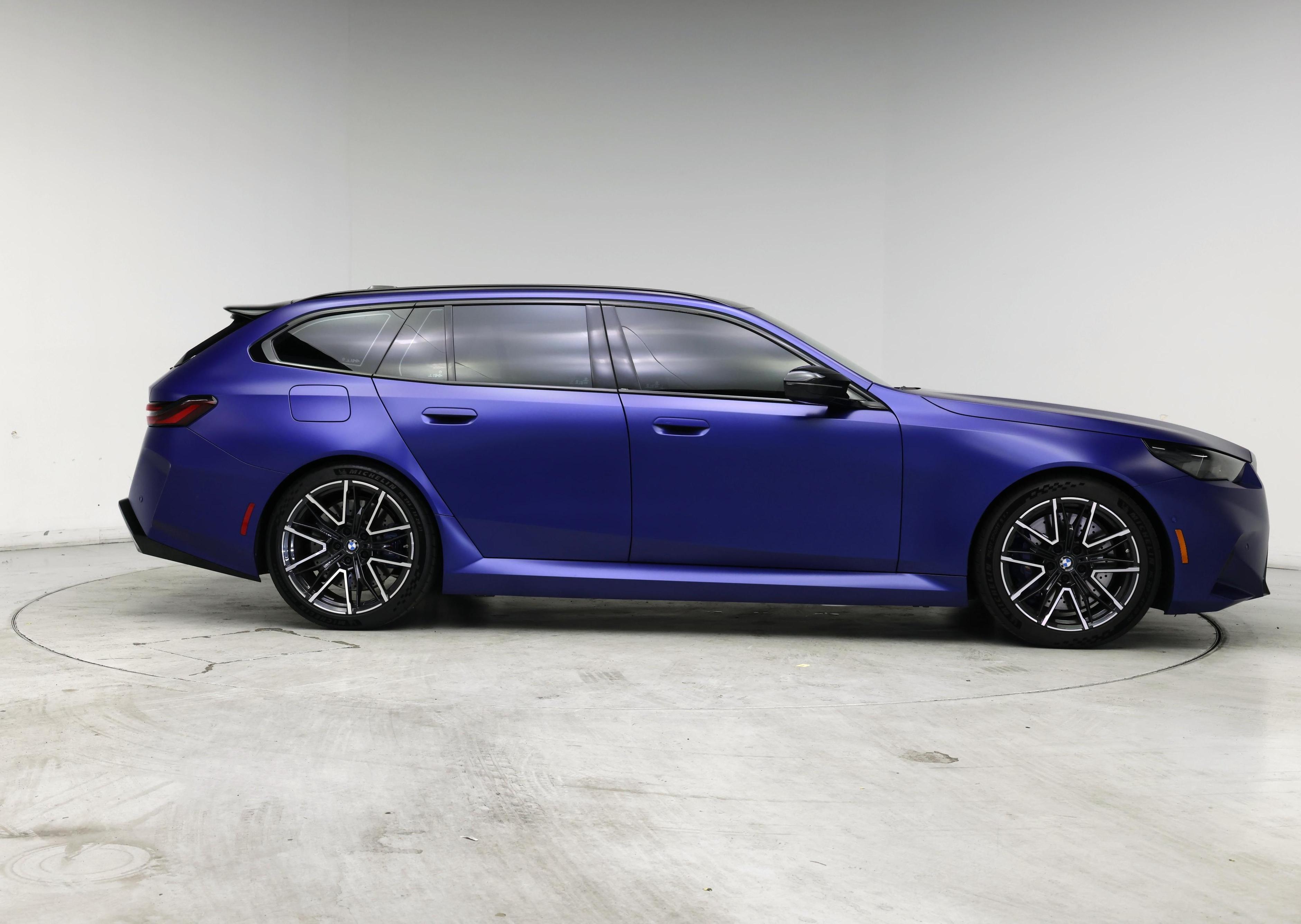 Thumbnail: 2025 BMW M5 - 7