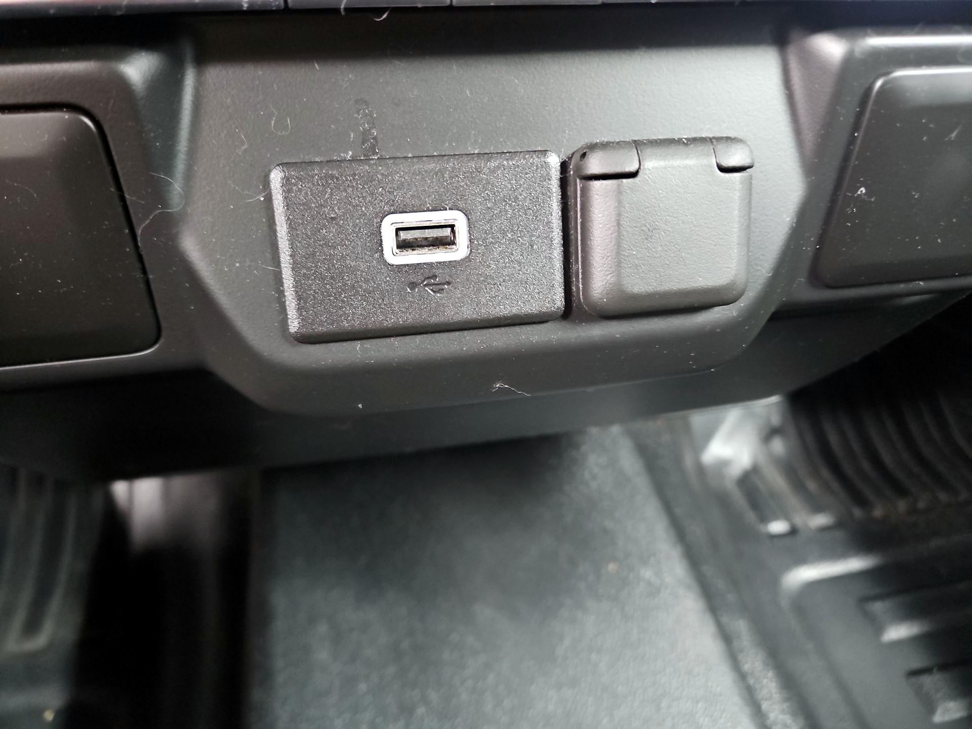 Thumbnail: 2019 Chevrolet Silverado 1500 - 18