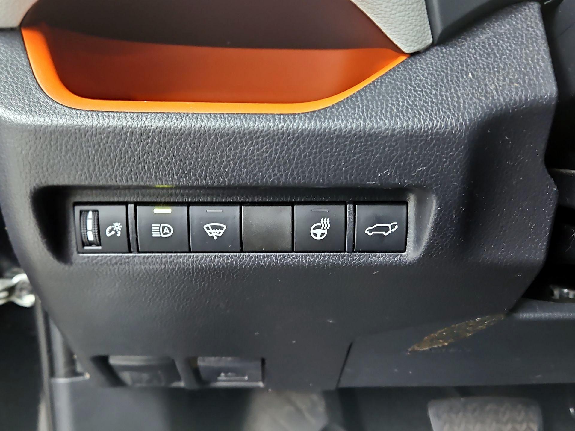 Thumbnail: 2019 Toyota RAV4 - 13