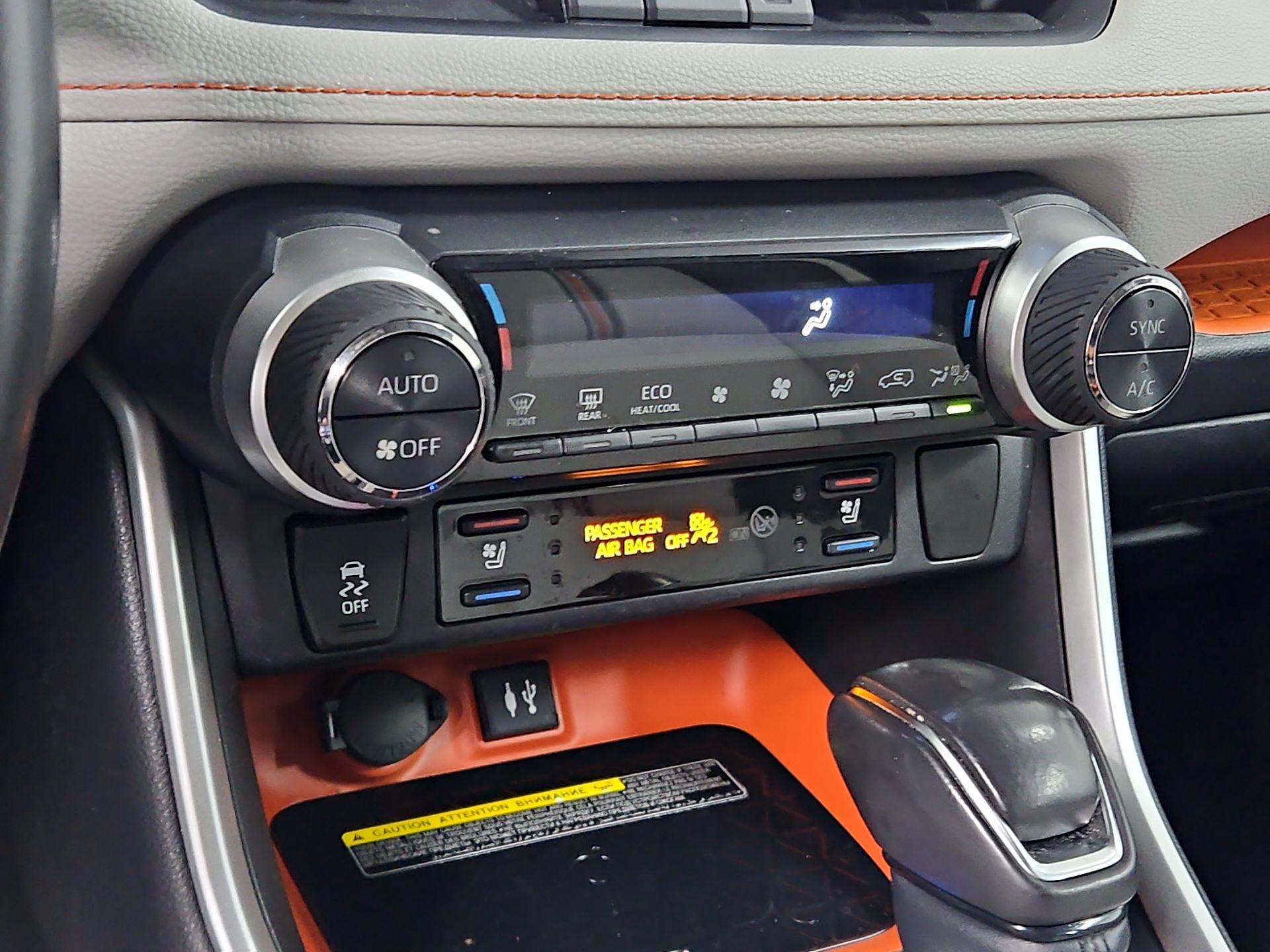Thumbnail: 2019 Toyota RAV4 - 17