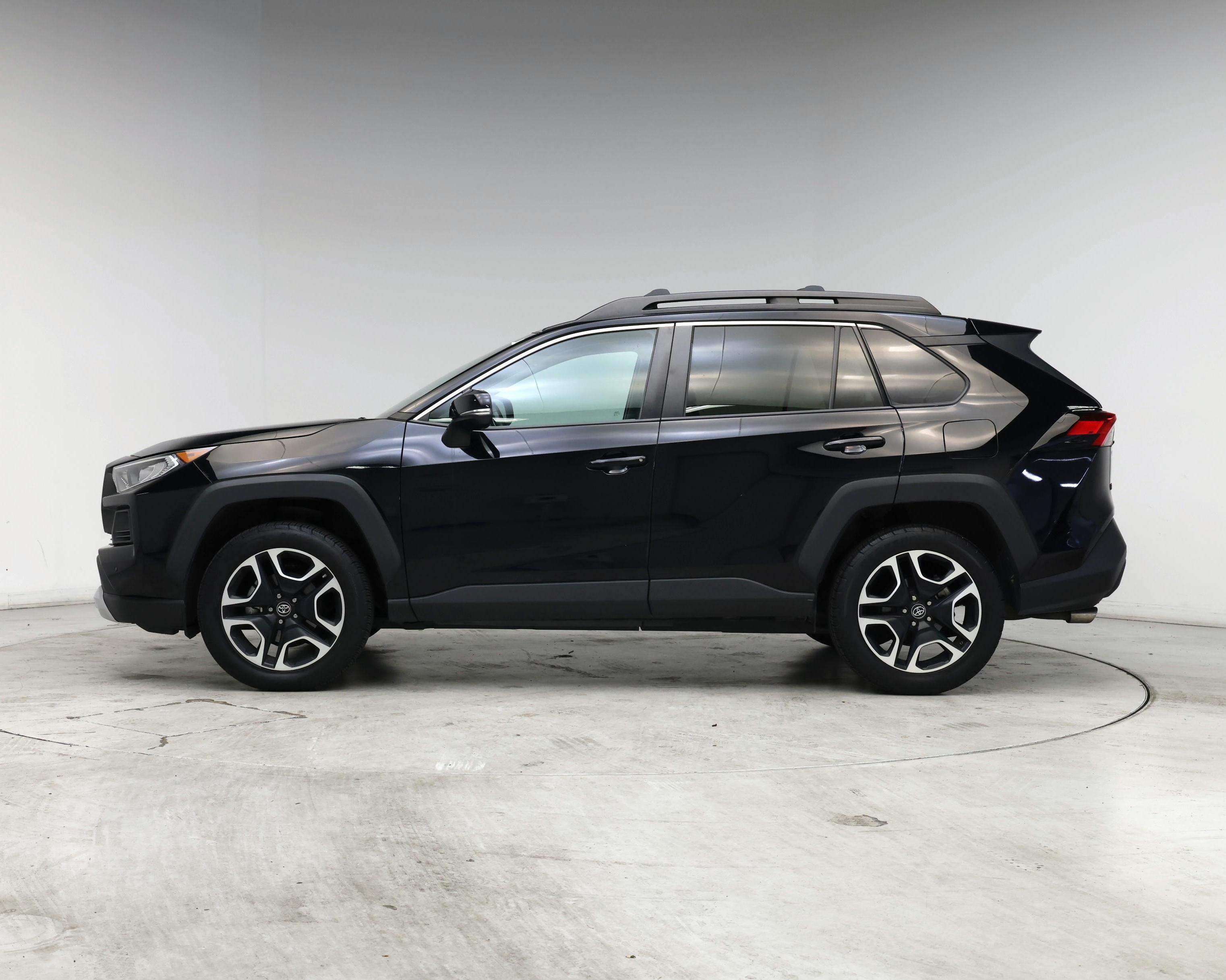 Thumbnail: 2019 Toyota RAV4 - 3