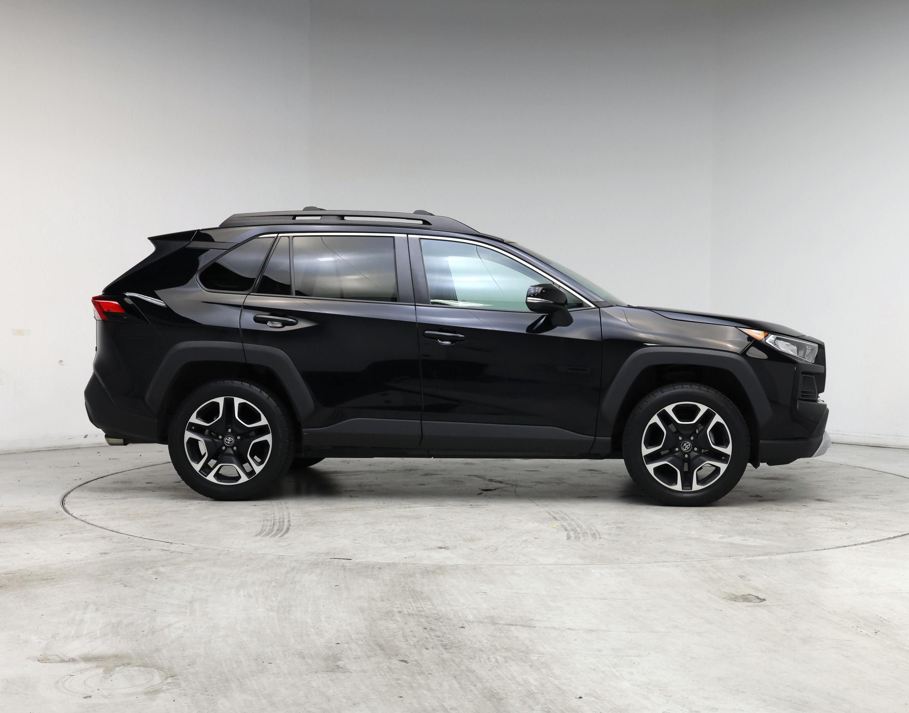 Thumbnail: 2019 Toyota RAV4 - 7