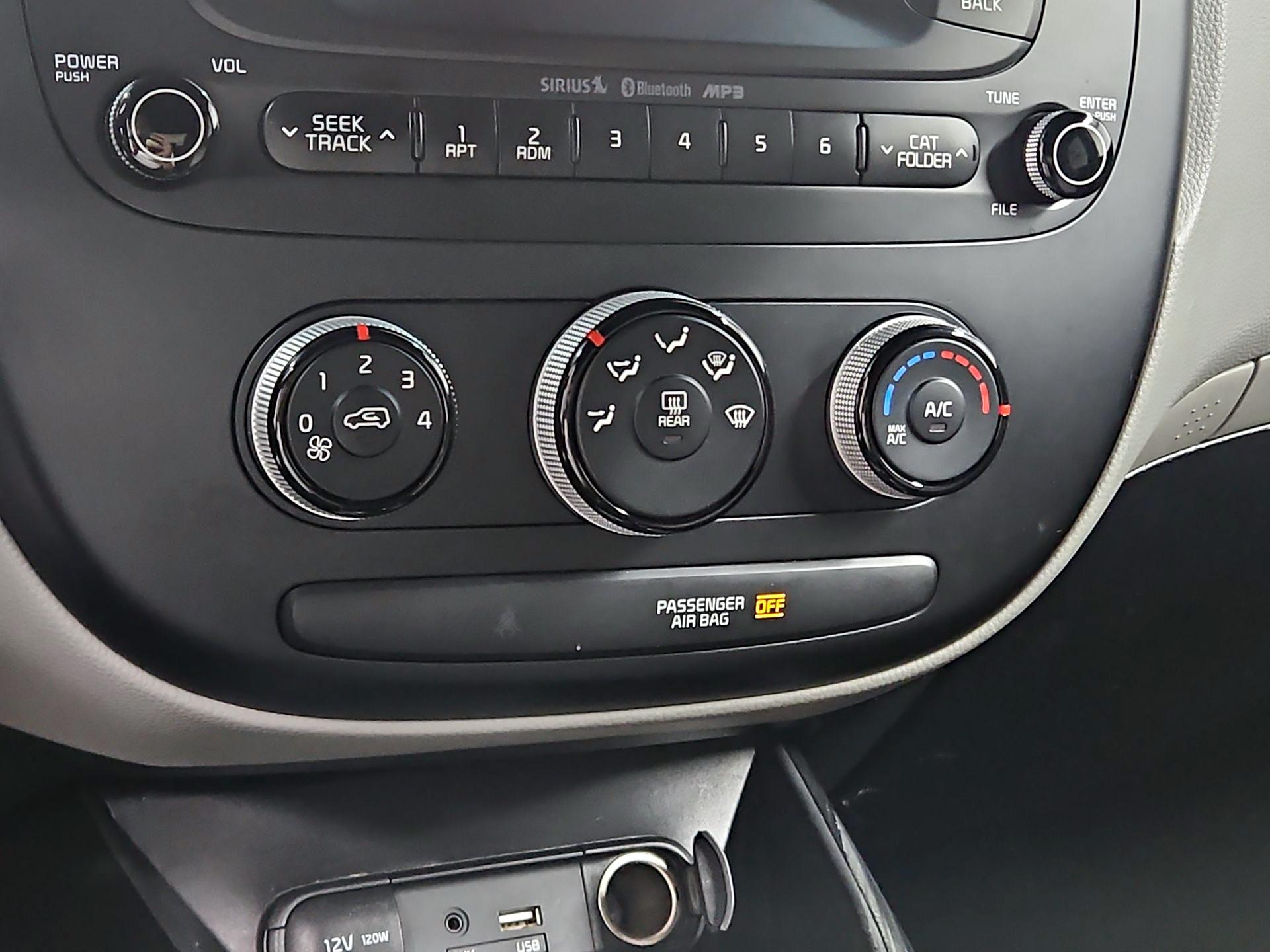 Thumbnail: 2015 Kia Soul - 15