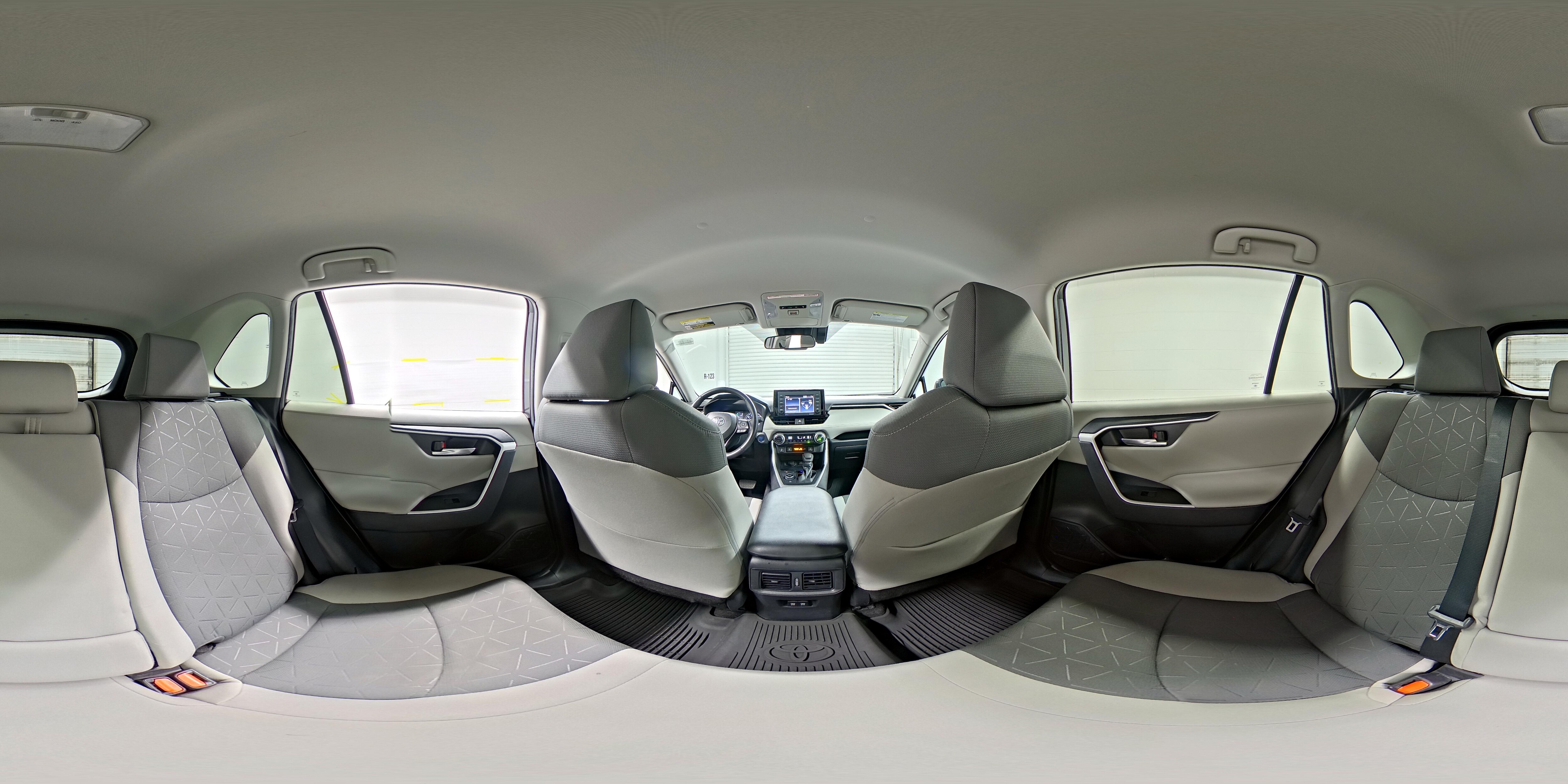 2020 Toyota RAV4 XLE - Photo 25
