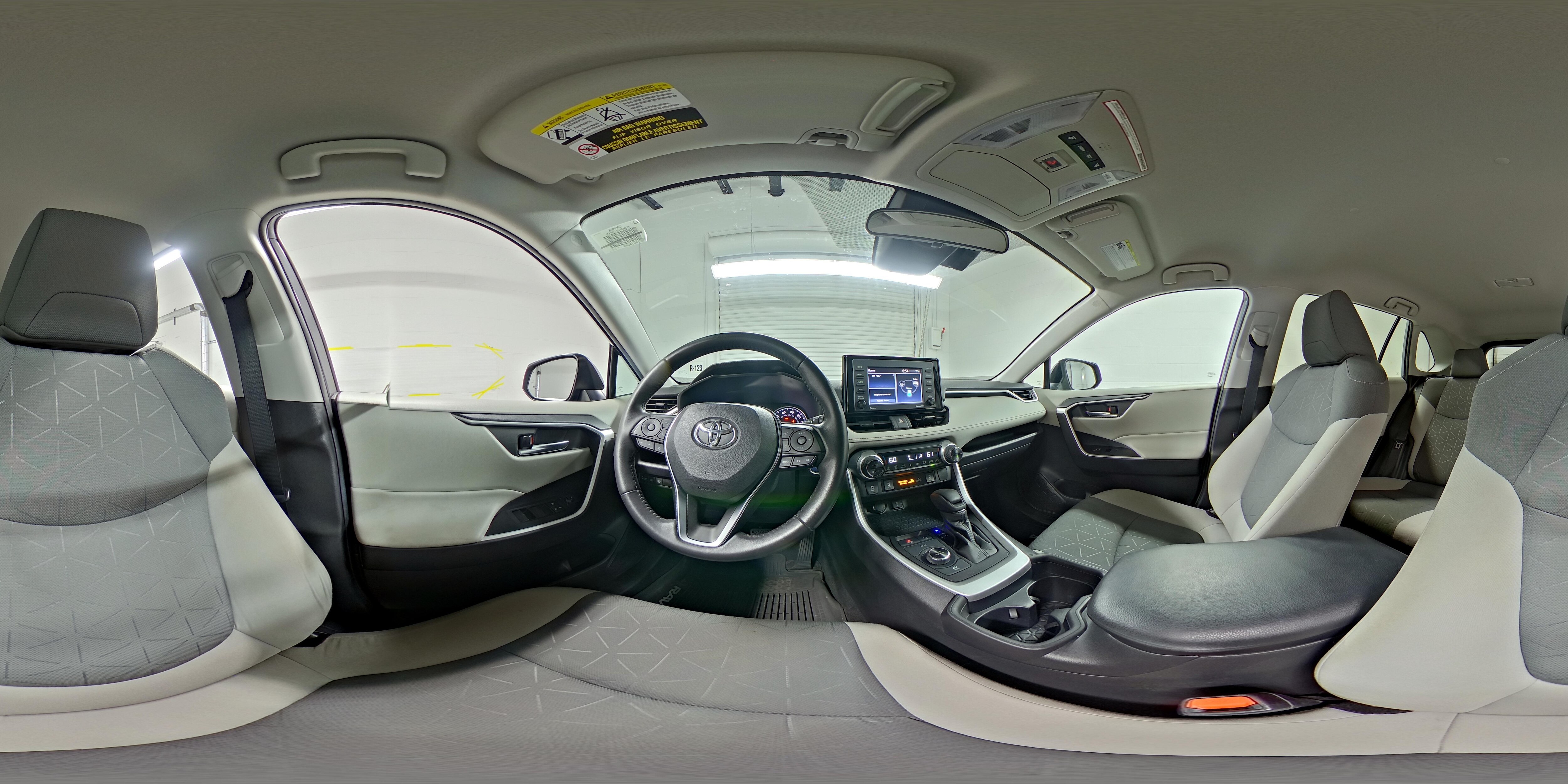 2020 Toyota RAV4 XLE - Photo 26