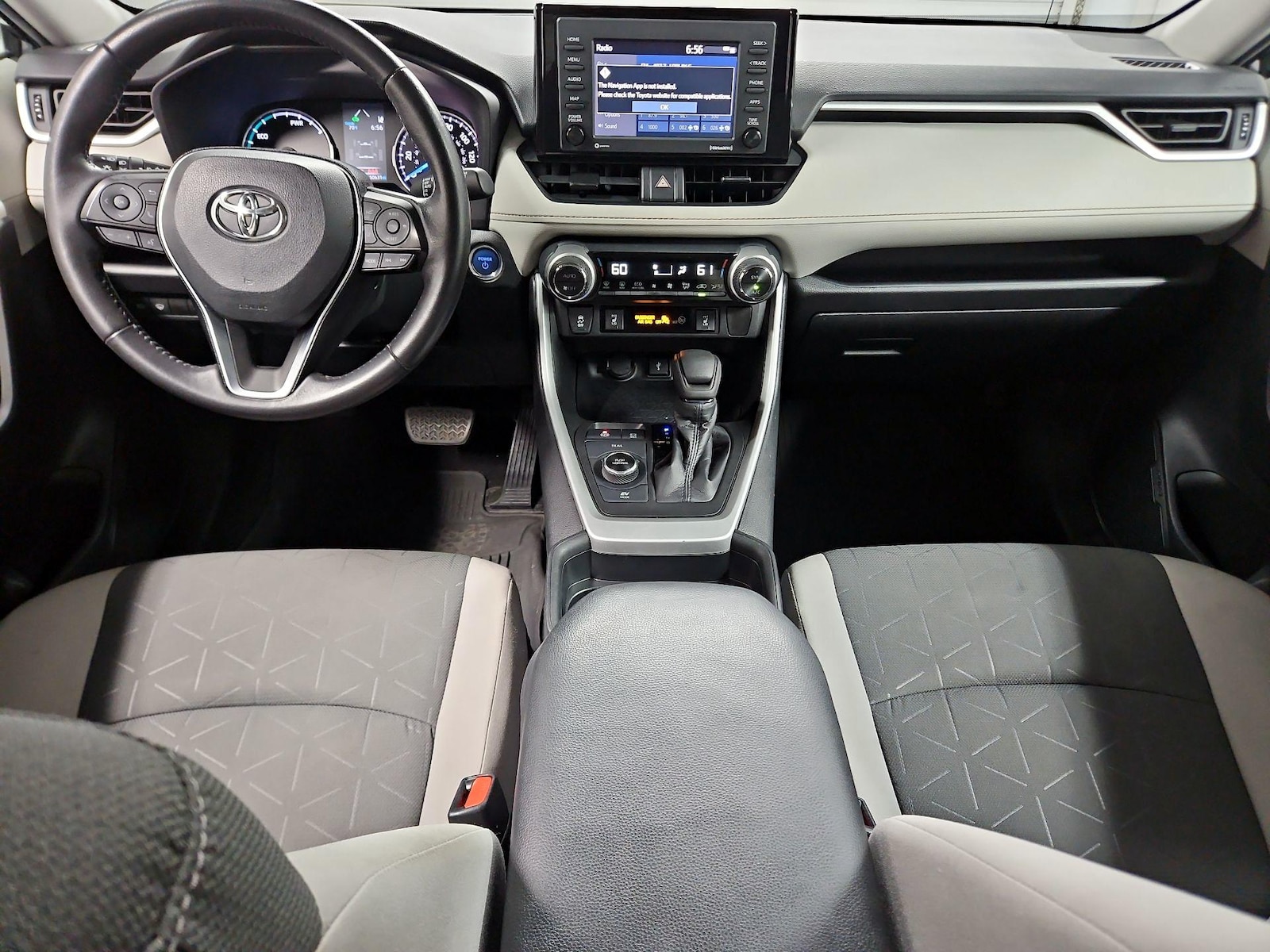 2020 Toyota RAV4 XLE - Photo 10