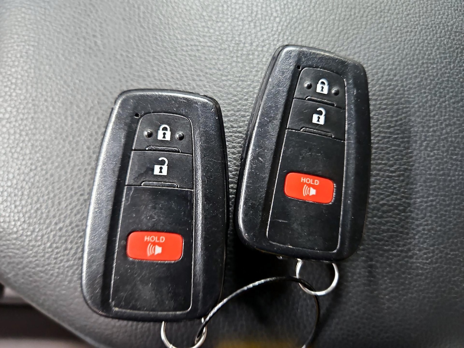 2020 Toyota RAV4 XLE - Photo 23