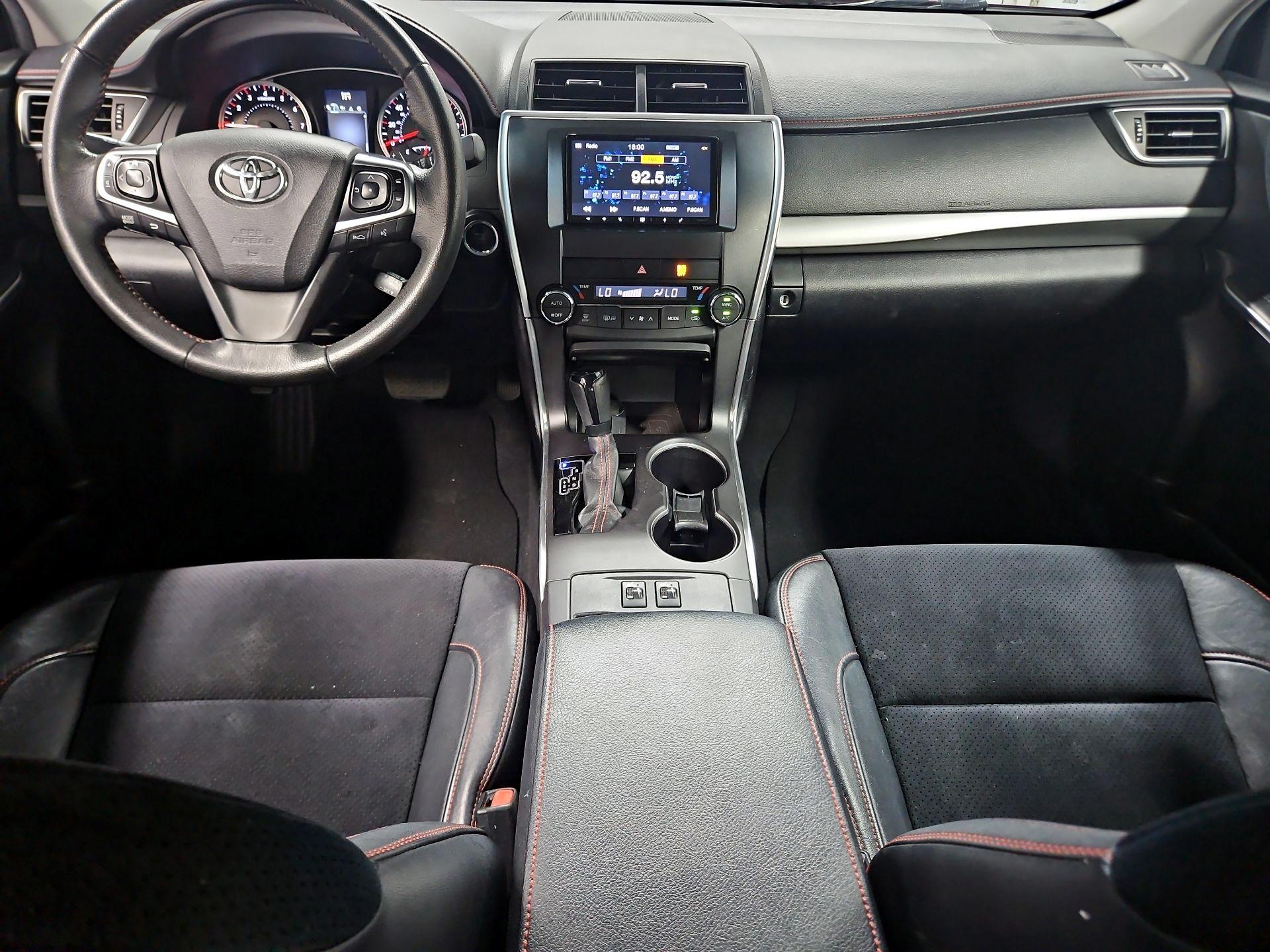 Thumbnail: 2015 Toyota Camry - 9